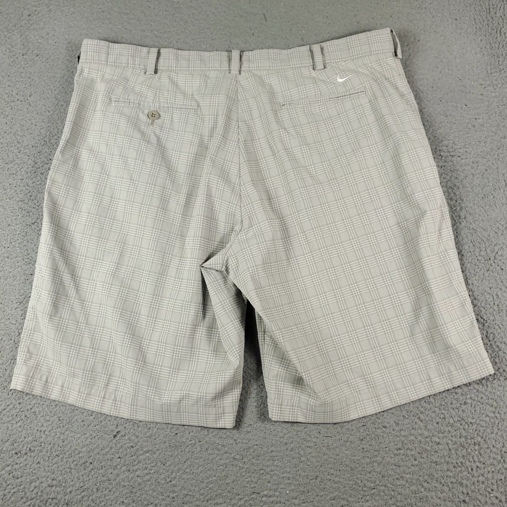 Nike Nike Shorts Mens 40 Gray Plaid Dri Fit Casual Flat Front Chino Sports American Modern Preppy Logo Mens Size US 40 / EU 56 - 7 Thumbnail
