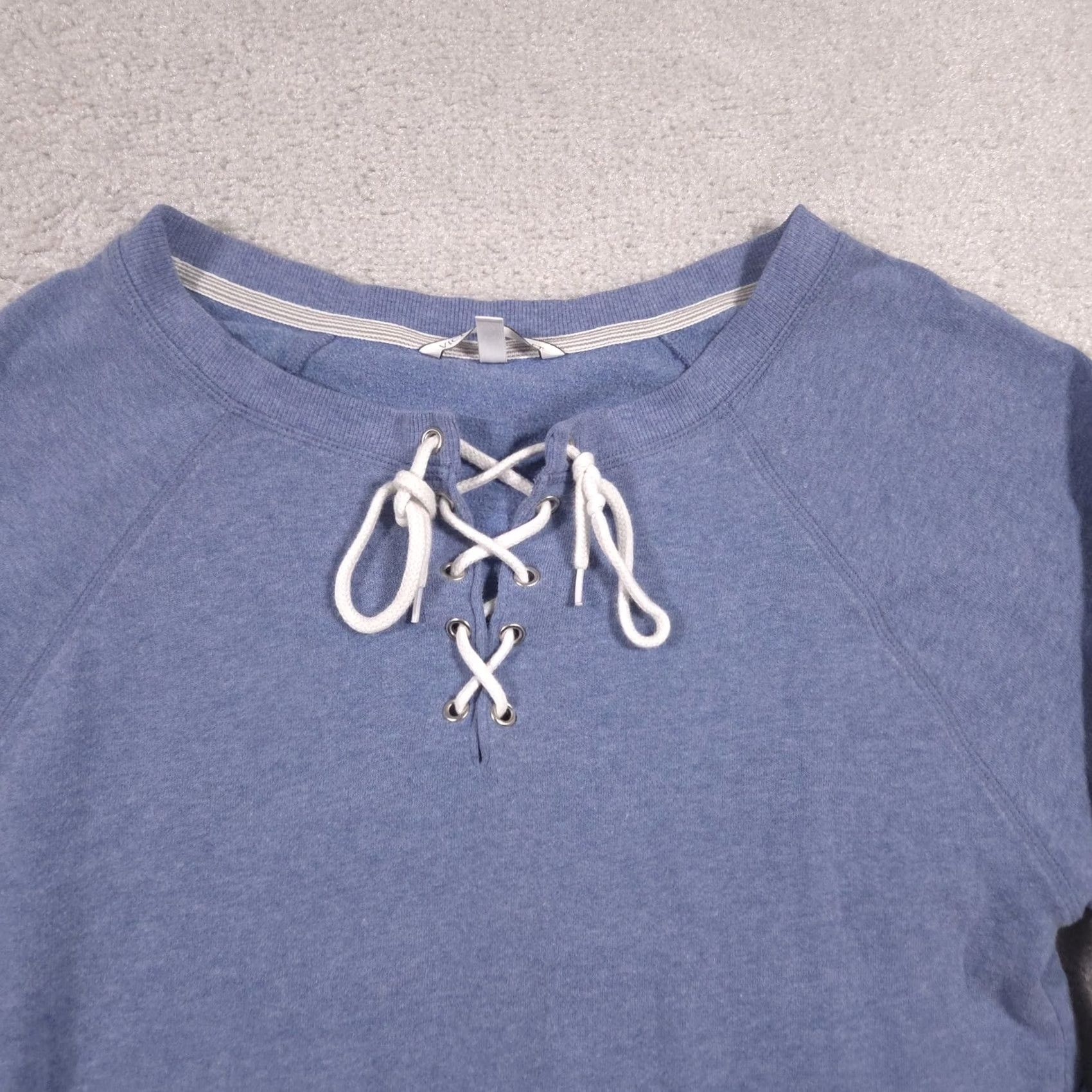 Victoria's Secret Victoria's Secret Sweatshirt Womens XS Blue Lace Up Neck Kangaroo Pocket Fleece Size XS / US 0-2 / IT 36-38 - 4 Thumbnail