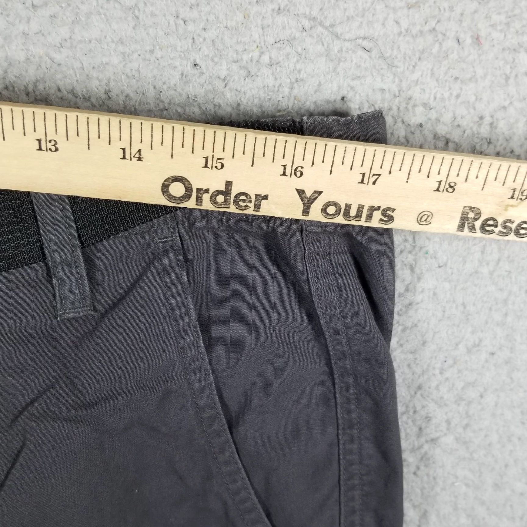 Vintage Columbia Shorts Mens 34 Gray 10 In Inseam Integrated Belt Cargo Hiking AM4001 Size US 34 / EU 50 - 4 Thumbnail