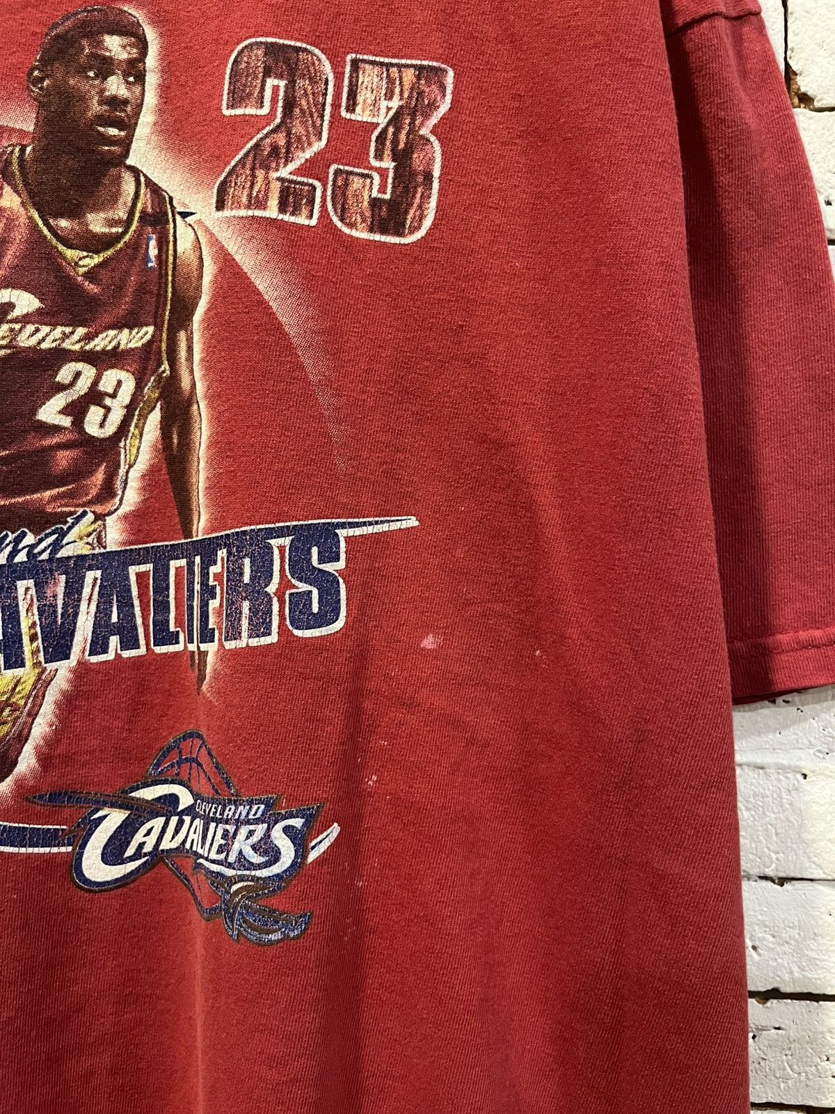 NBA Vintage NBA Lebron James Cleveland Cavaliers T-Shirt Size US XL / EU 56 / 4 - 4 Thumbnail
