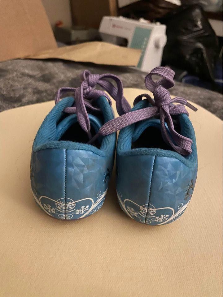 Designer Vizari sz. 9 Girls Soccer Cleats Size ONE SIZE - 2 Thumbnail