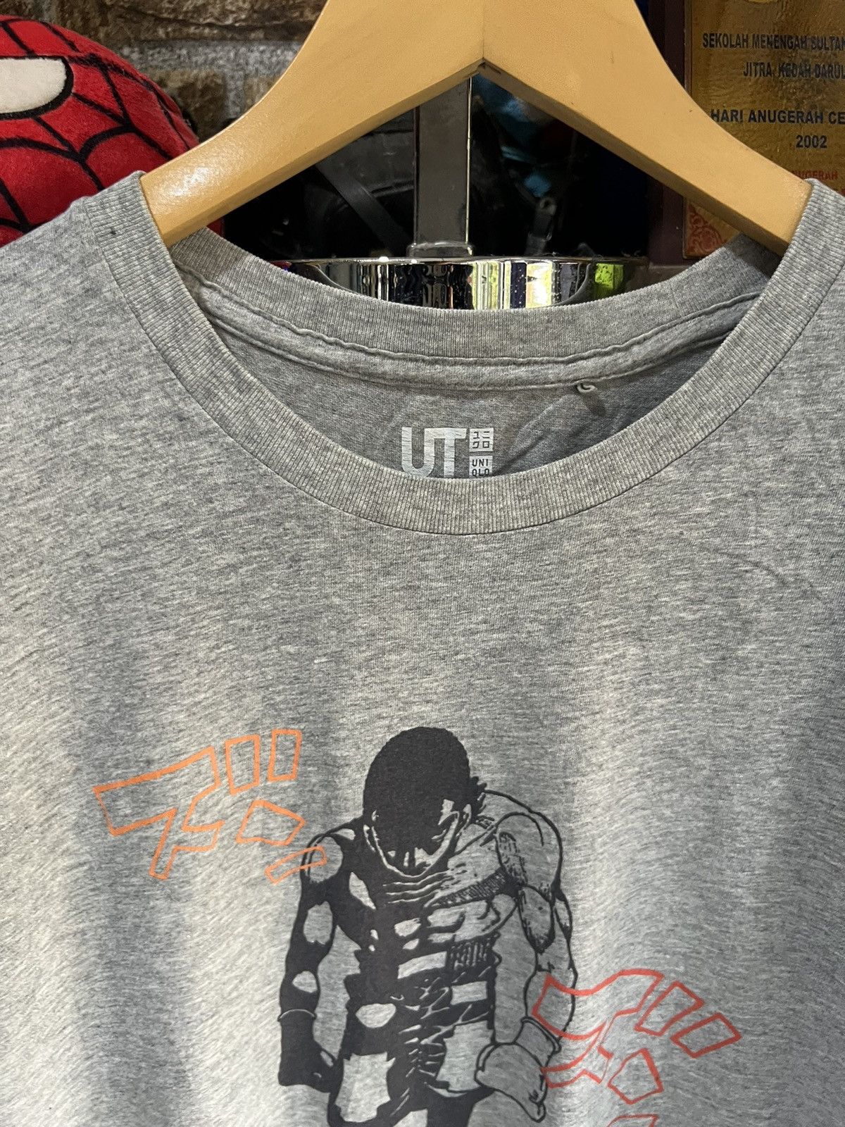 Anime 🔥Uniqlo Anime Hajime No Ippo Tees Size US L / EU 52-54 / 3 - 11 Thumbnail