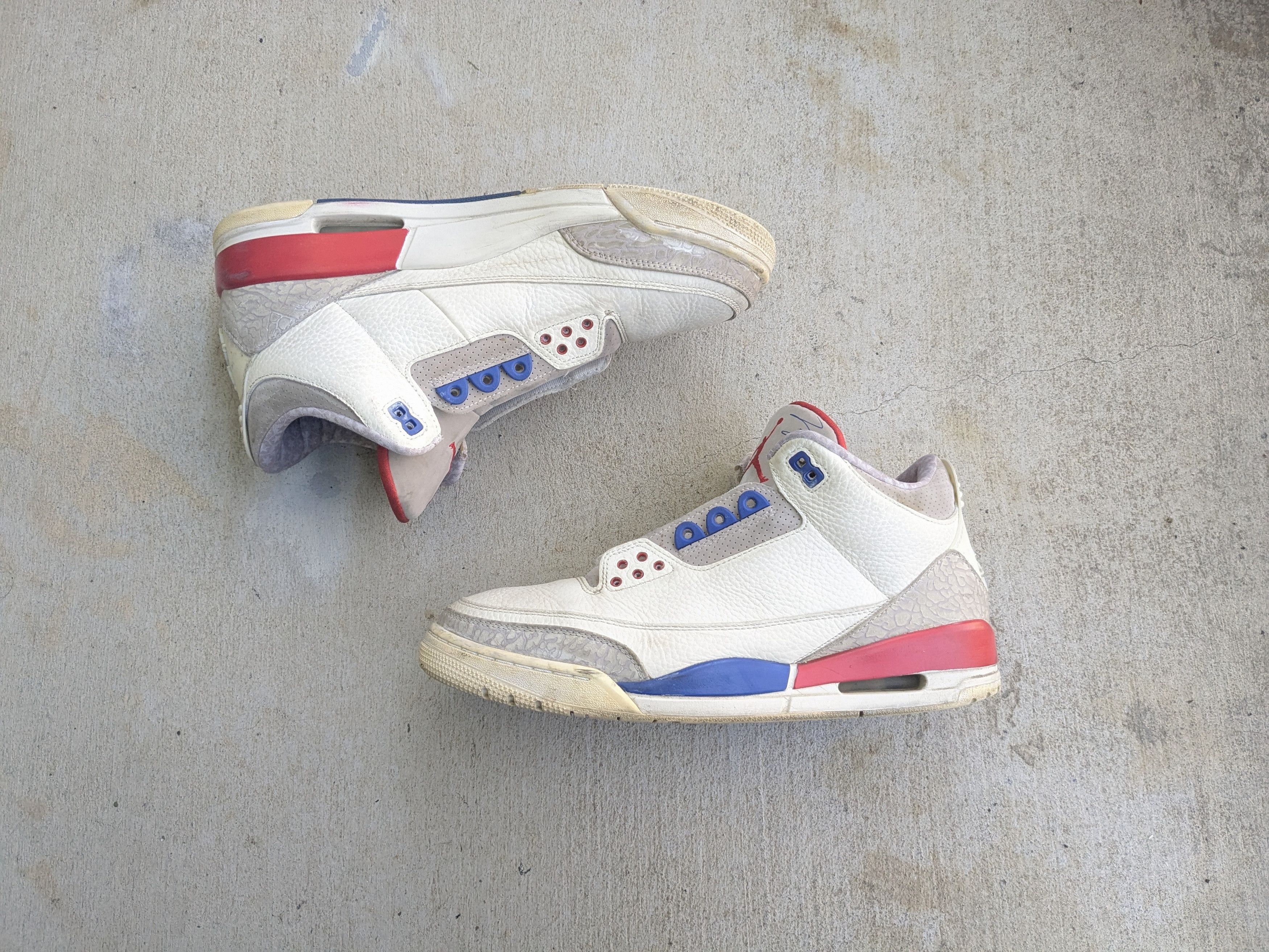 Air Jordan International Flight 11