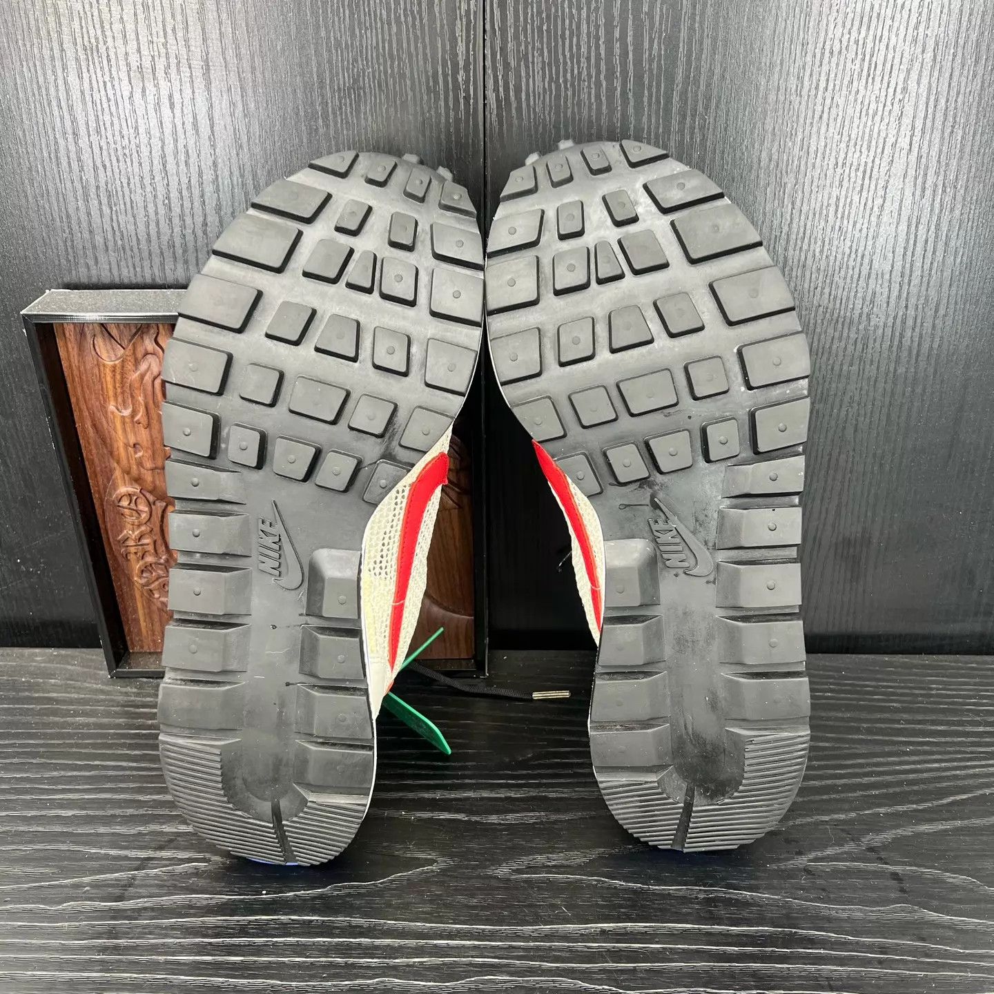 Nike sacai vaporwaffle gray/white 42.5 2x Worn With Box Size US 9 / EU 42 - 6 Thumbnail