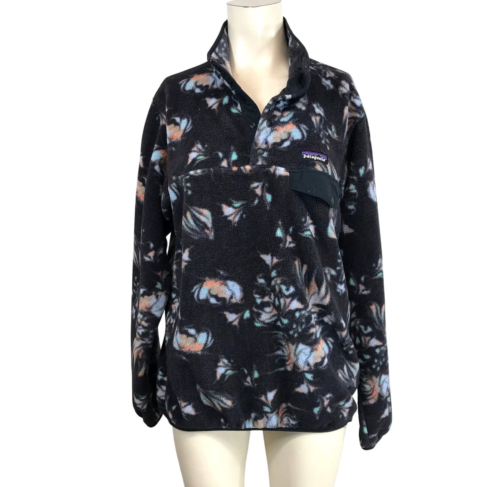 Patagonia Patagonia Fleece Pullover Floral Print Women's M Sweatshirt Long Sleeve 1/2 Zip Snap Pockets Charcoal Black Logo Patch Hanley Neck Size M / US 6-8 / IT 42-44 - 2 Thumbnail