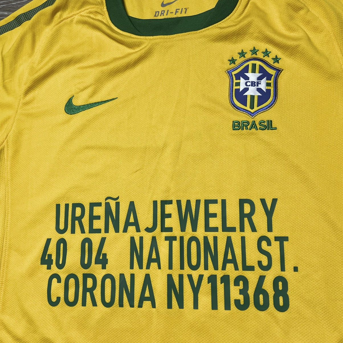 Nike 2010/11 nike brazil soccer jersey Size US M / EU 48-50 / 2 - 3 Thumbnail