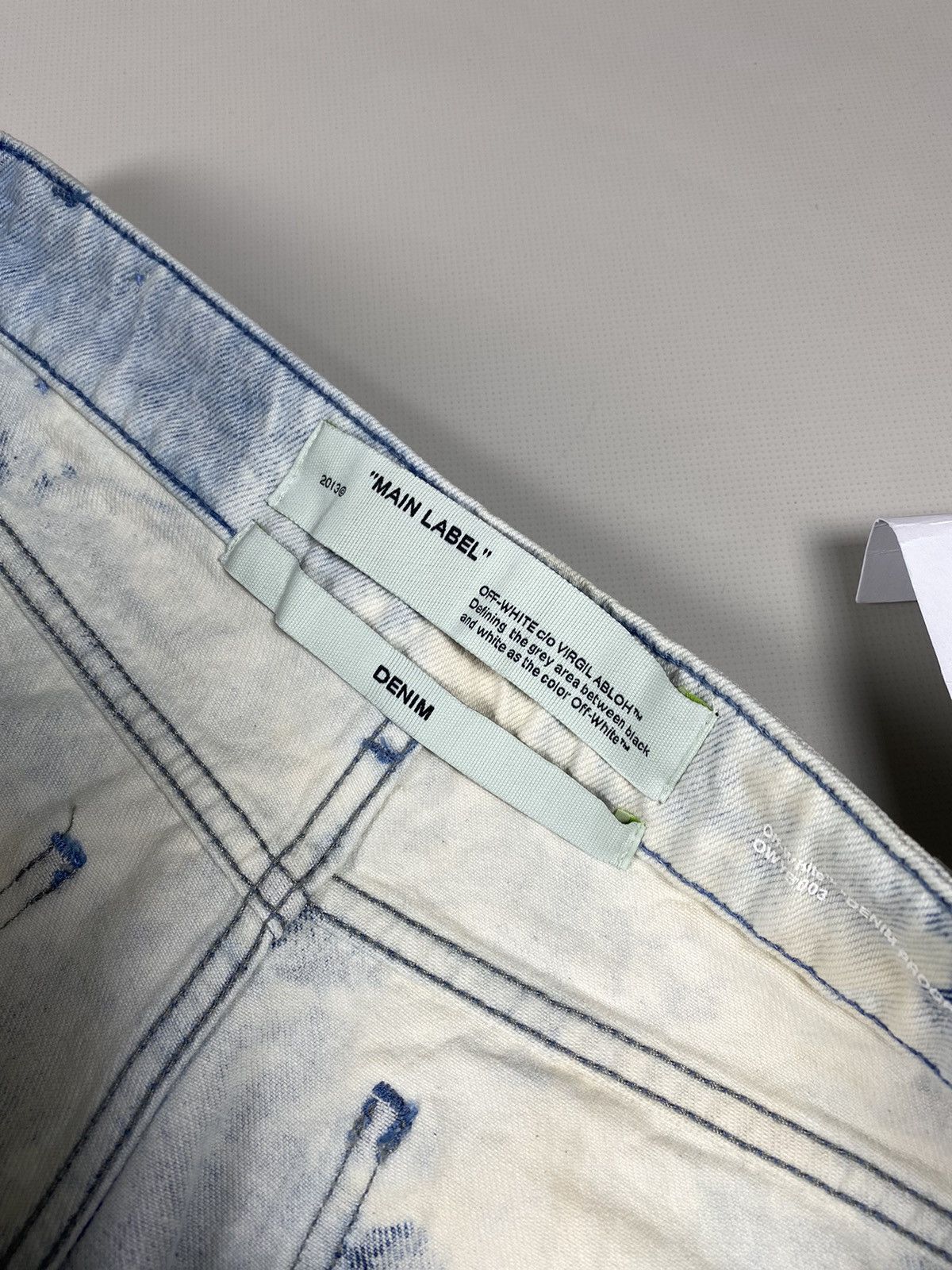 Off-White BNWT! Off-White ladies baggy jeans pants size 26 Size 26" / US 2 / IT 38 - 17 Thumbnail