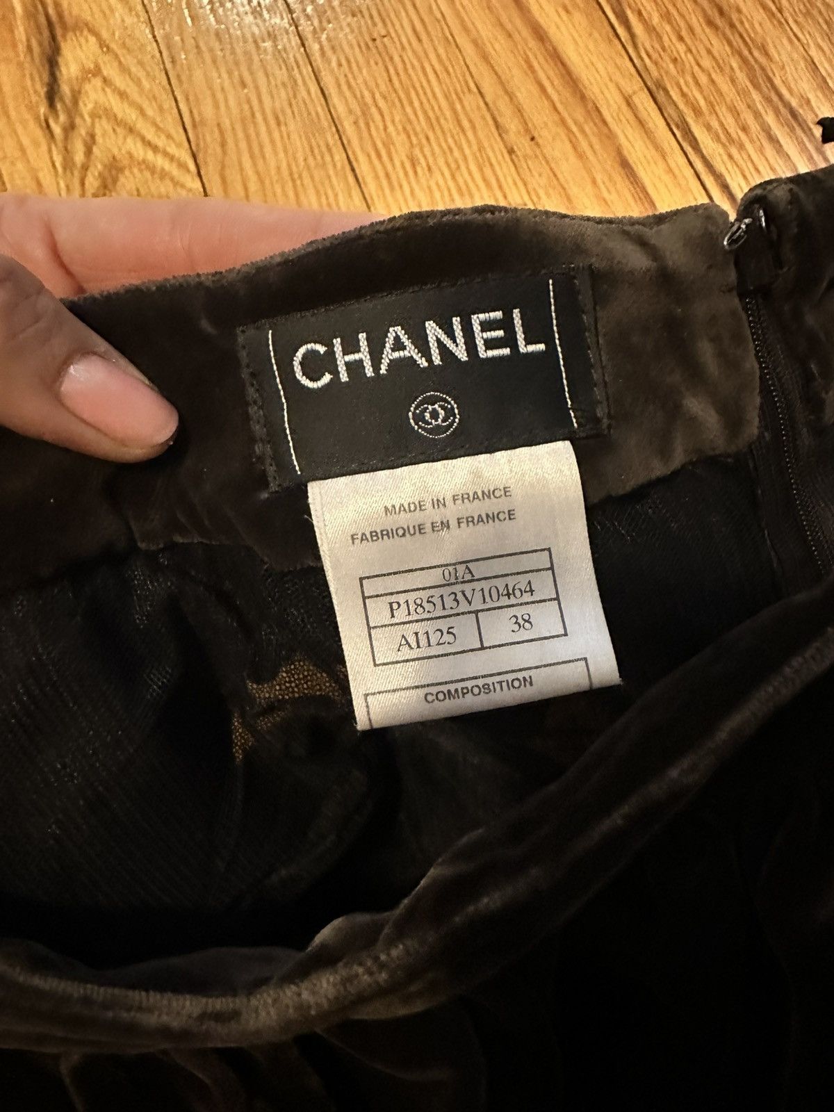 Chanel Vintage Fall 2001 CHANEL Velvet Skirt Size 27" / US 4 / IT 40 - 3 Thumbnail