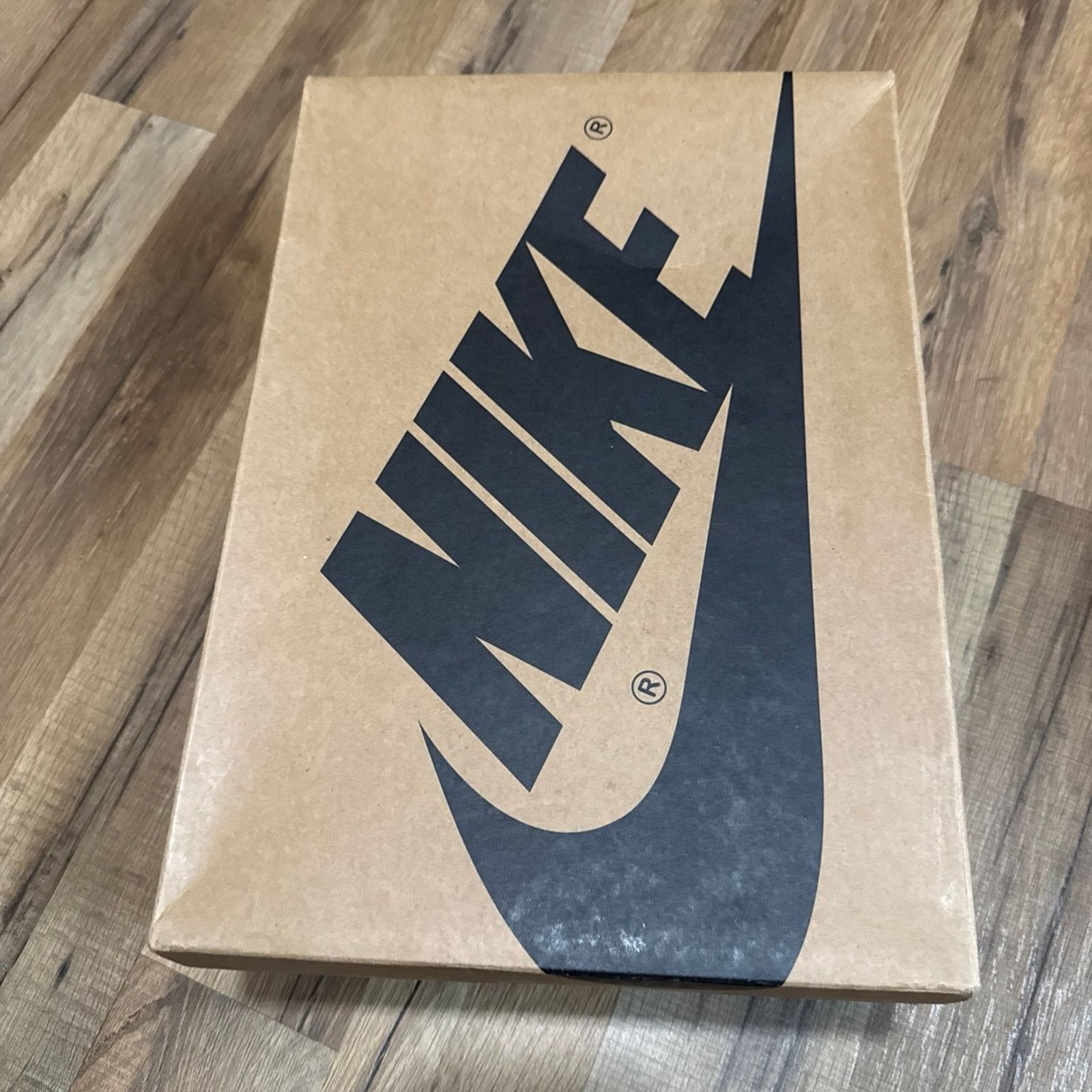 Nike Jordan 1 Zoom CMFT Black University Red Bred Size US 9.5 / EU 42-43 - 12 Thumbnail