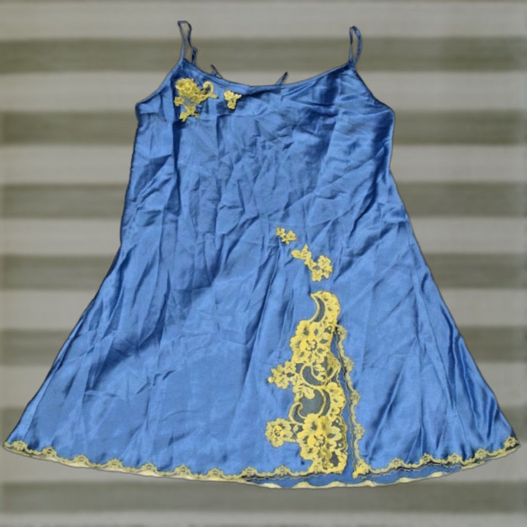 VINTAGE Victoria's Secret Nightgown Shirt M Blue 2000s Nightgown Victoria's Secret Womens