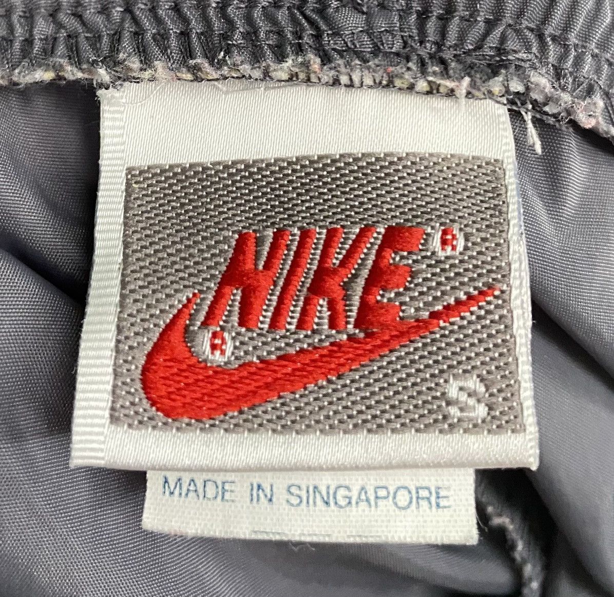 Nike Vintage 90’s Nike Grey Tag Spellout Windbreaker Pants Womens Size 29" - 6 Thumbnail