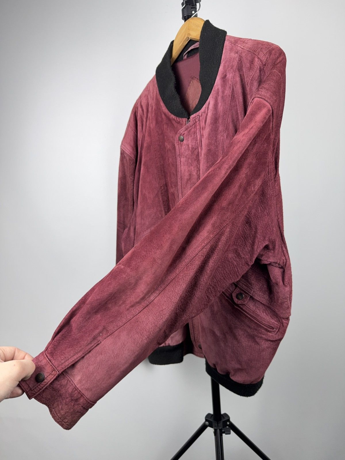 Japanese Brand Vintage 90s Retro Oversized Burgundy Suede Leather Bomber Size US L / EU 52-54 / 3 - 5 Thumbnail