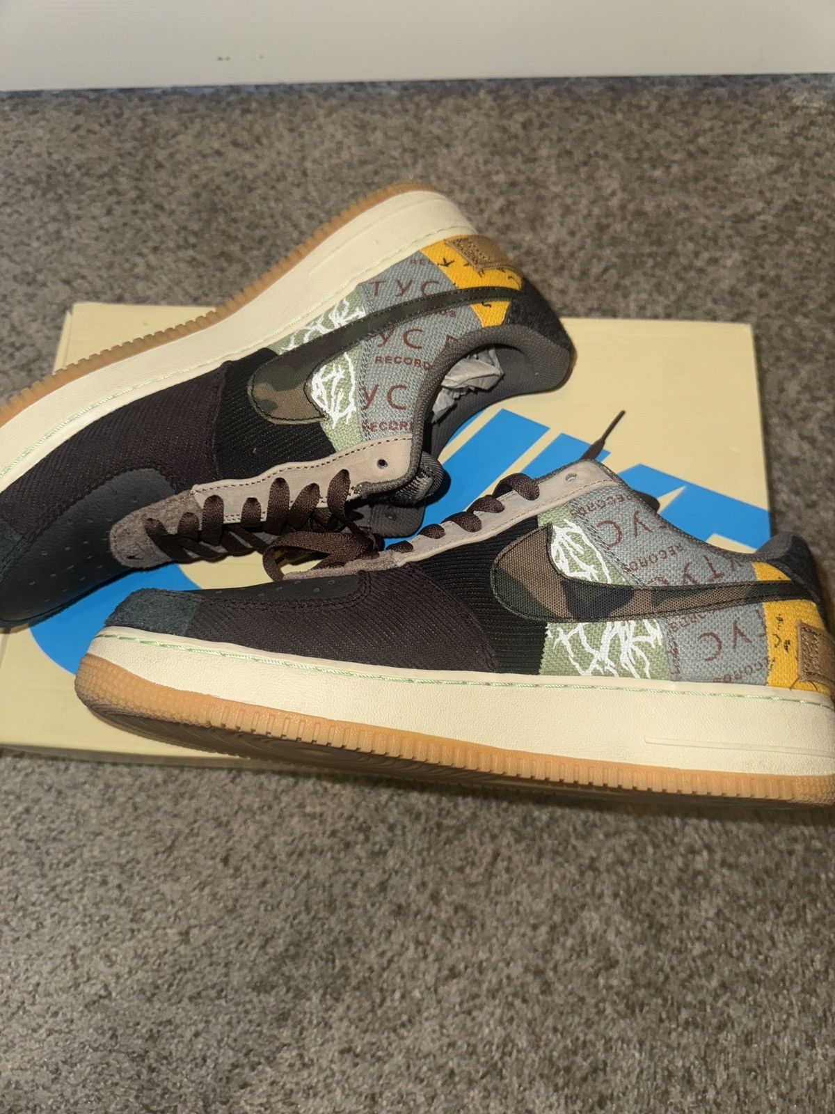 Nike × Travis Scott Nike x Travis Scott Air Force 1 Size US 11 / EU 44 - 6 Thumbnail