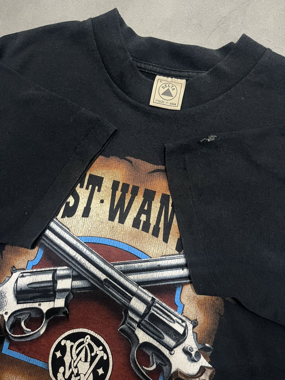 Vintage Vintage Smith & Wesson most wanted graphic t-shirt Size US L / EU 52-54 / 3 - 6 Thumbnail