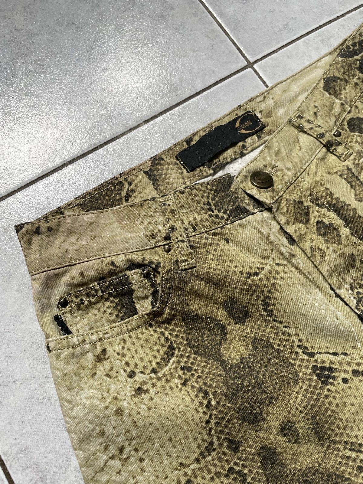 Roberto Cavalli Just Cavalli Vintage SnakeSkin Flared Jeans Size 27" / US 4 / IT 40 - 7 Thumbnail