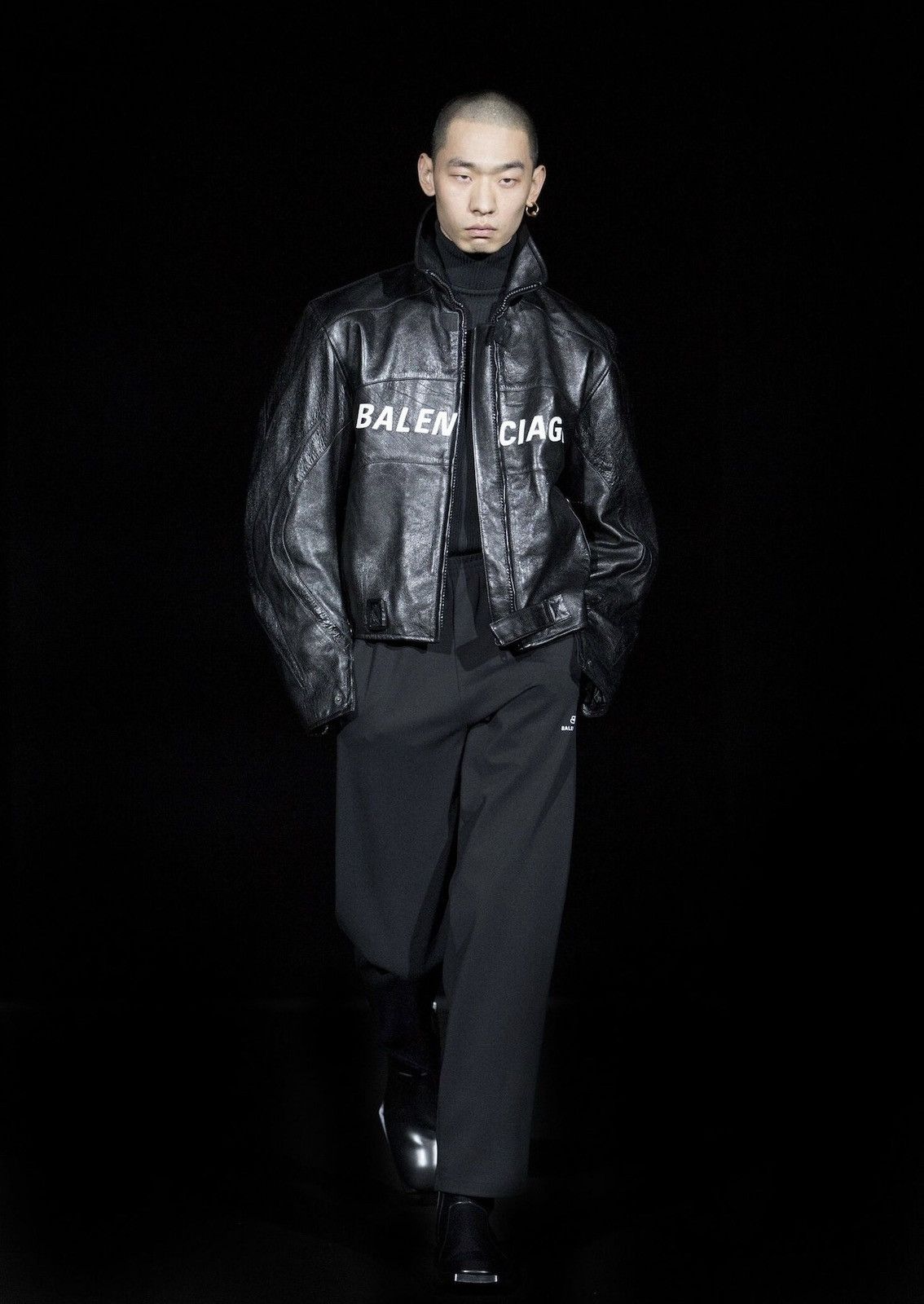 Balenciaga 🔥RUNWAY🔥Balenciaga Oversized Logo Motorcycle Leather Jacket Size US S / EU 44-46 / 1 - 4 Thumbnail