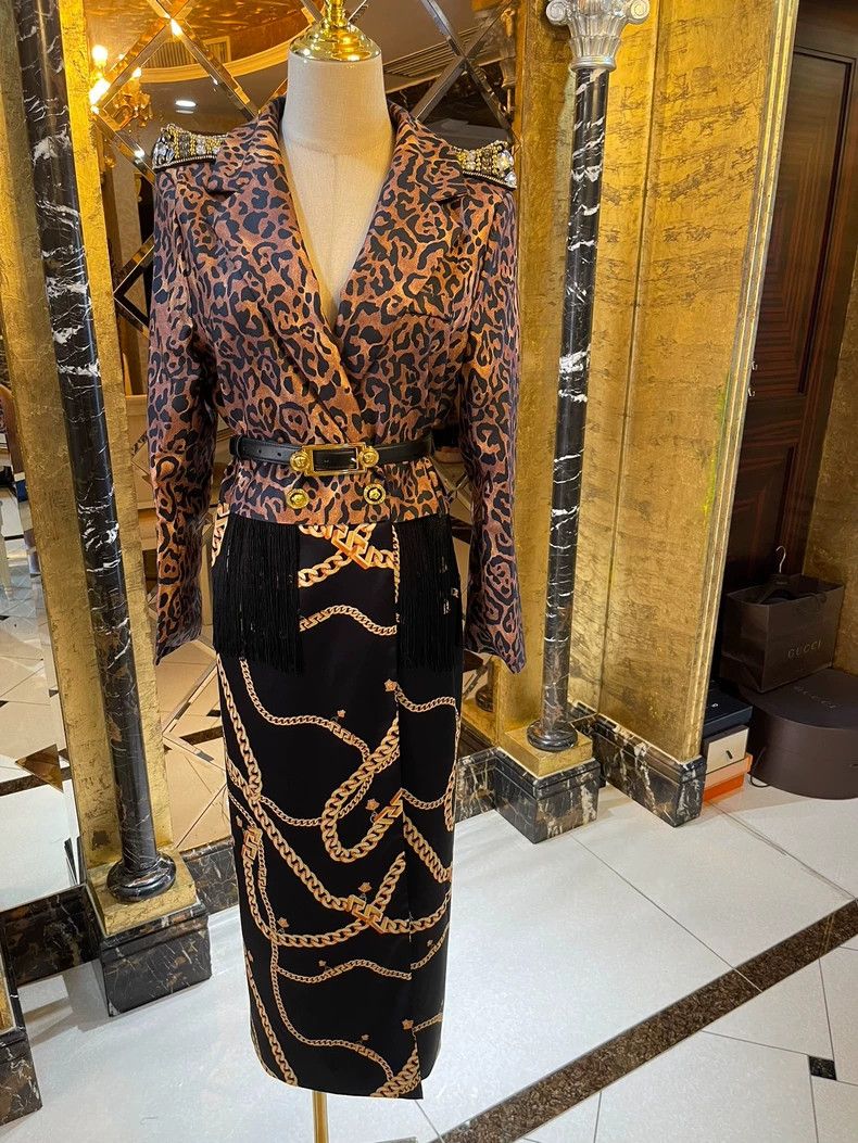 Versace Versace Three-dimensional rhinestone pagoda shoulder shrug Size M / US 6-8 / IT 42-44 - 1 Thumbnail