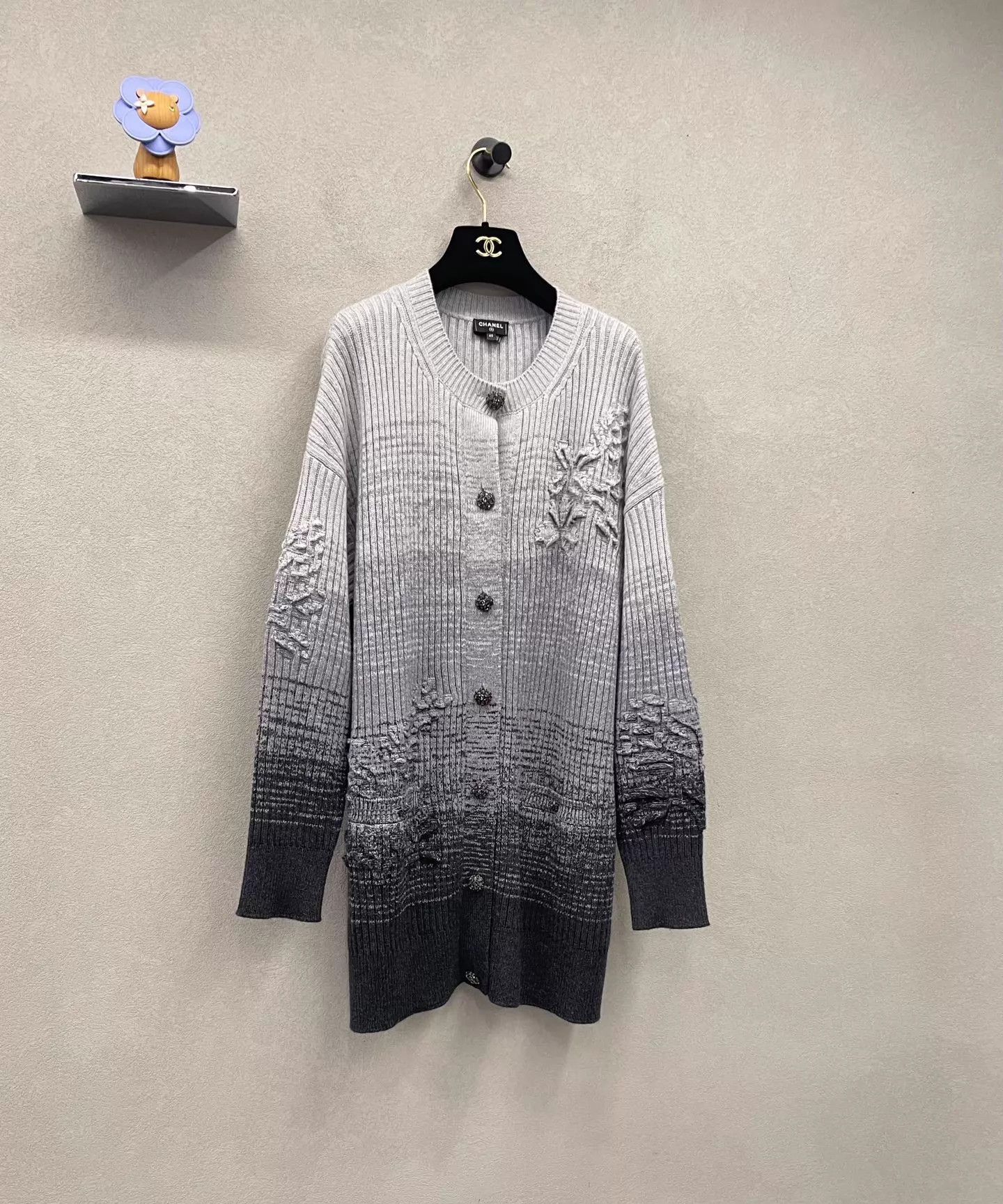 Chanel Chanel ombre gray 3D floral cardigan 40 Size M / US 6-8 / IT 42-44 - 3 Thumbnail