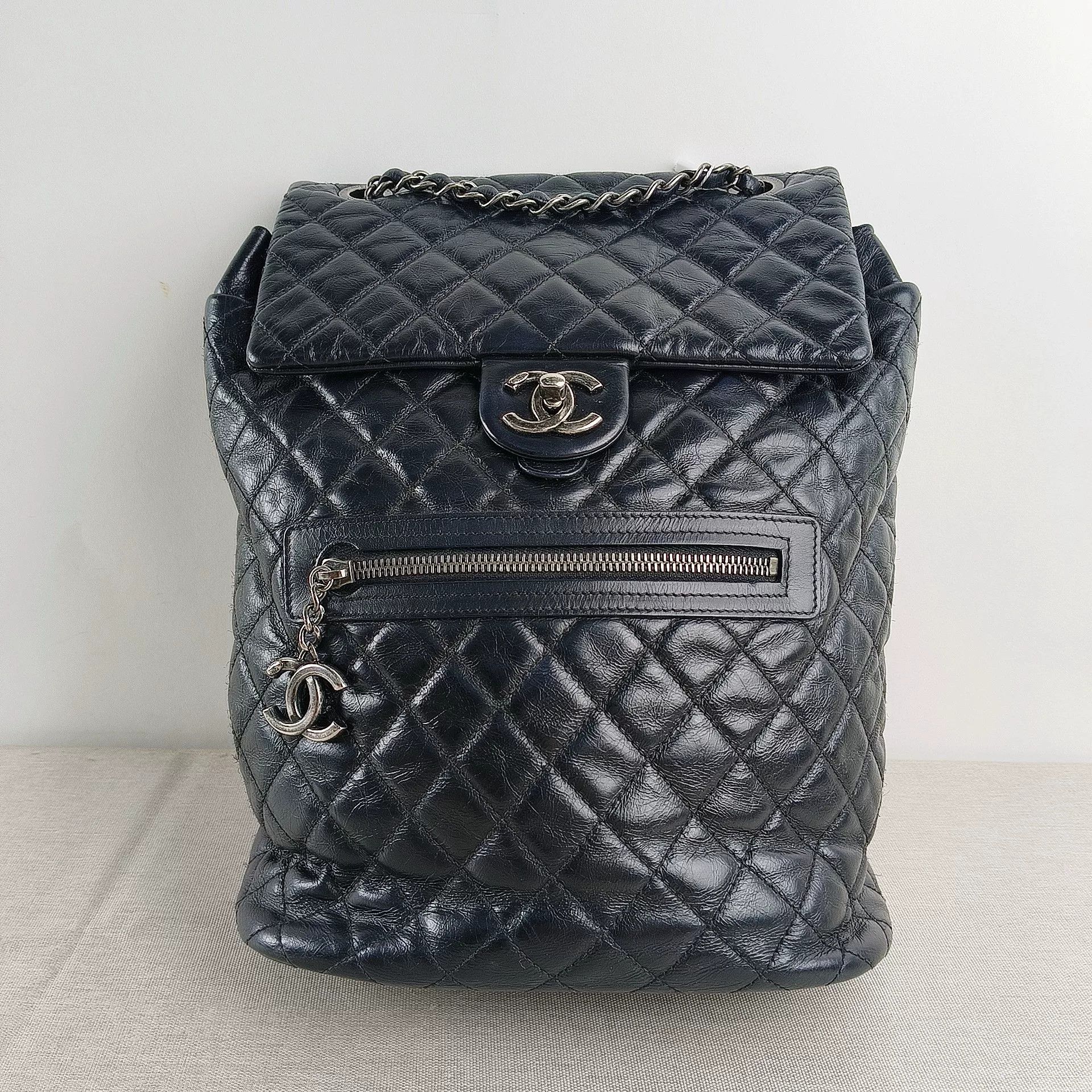 Chanel Pre-loved Bag Very good condition Size ONE SIZE - 1 Thumbnail