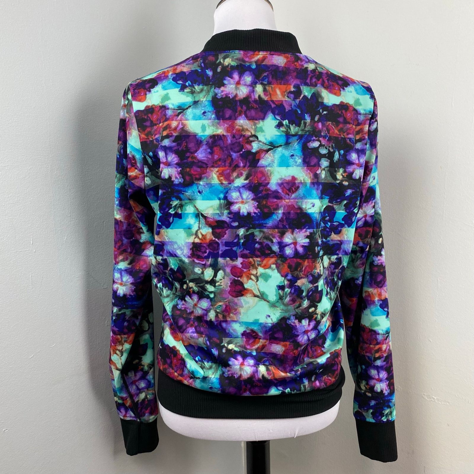 Athleta Athleta Floral Fade Bombtastic Jacket Medium Abstract Size M / US 6-8 / IT 42-44 - 5 Thumbnail