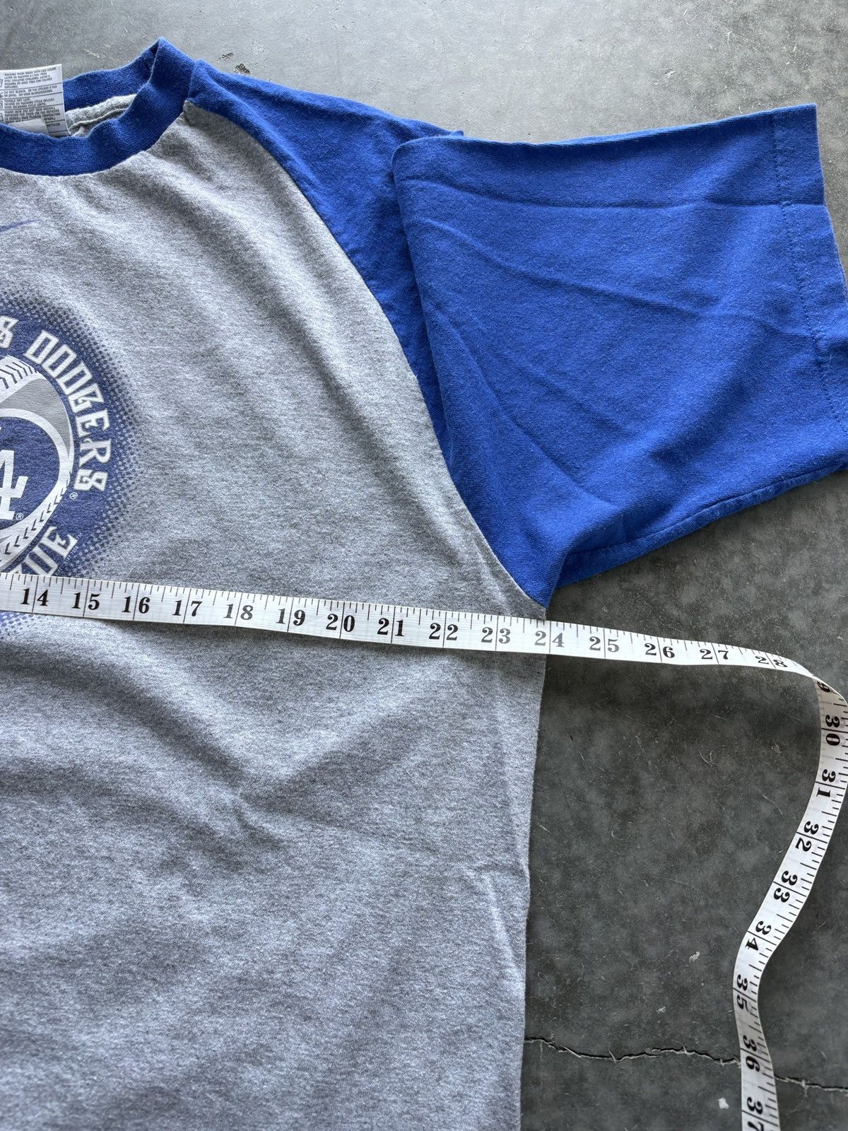 Nike Vintage Y2K Nike LA Dodgers Graphic Tee Raglan Size US XL / EU 56 / 4 - 5 Thumbnail