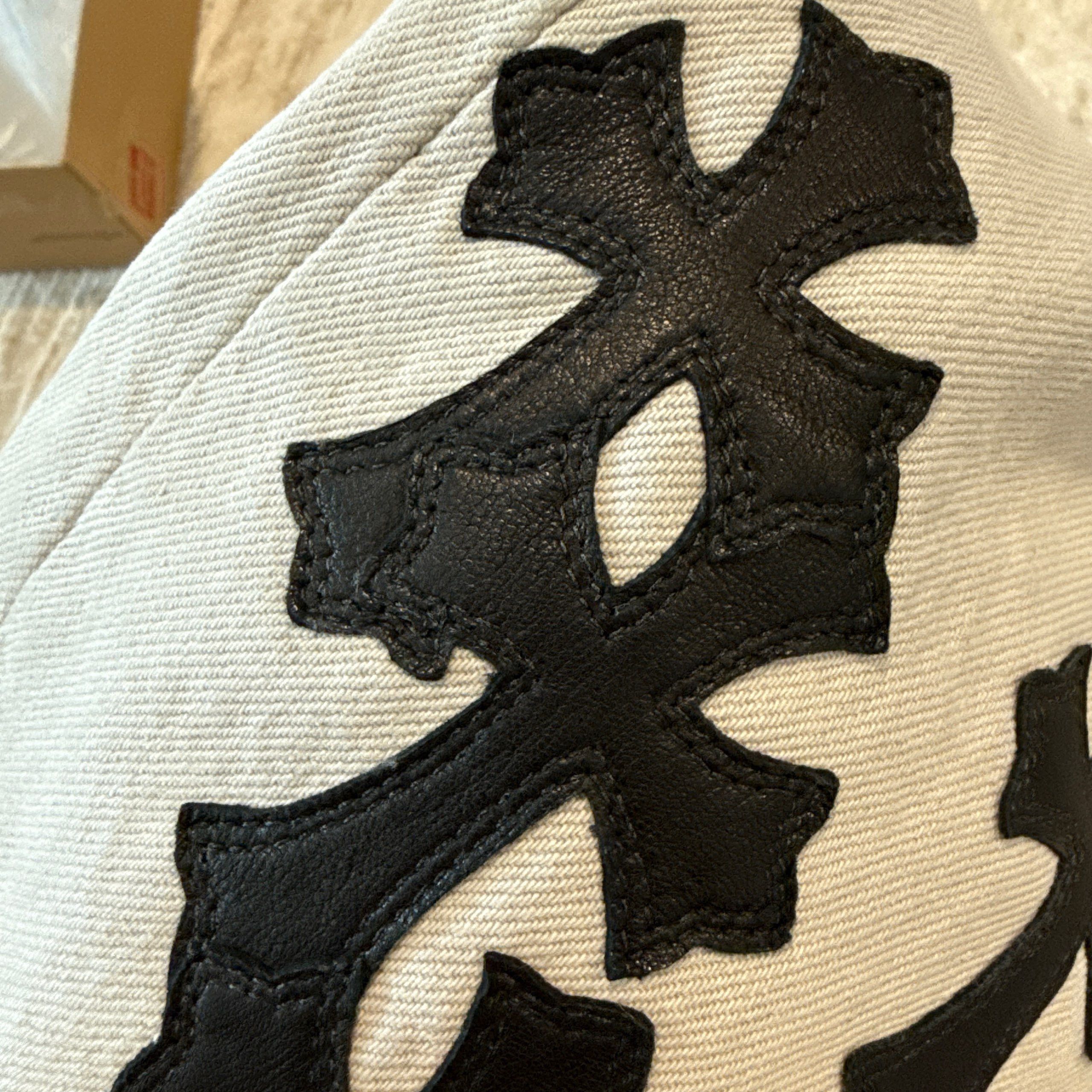 Chrome Hearts Chrome Hearts × Levi’s 501, Lambskin Cross Patch, Light Grey Size US 33 - 16 Thumbnail