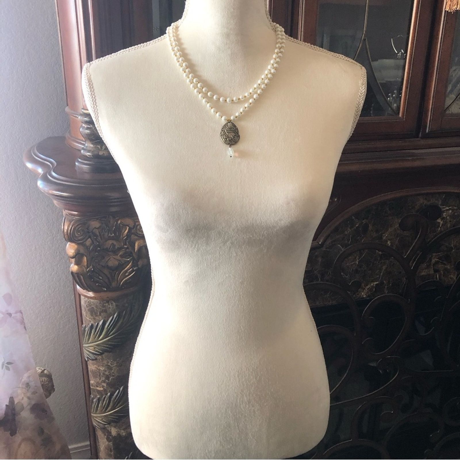 Handmade Handcrafted white Pearl genuine almandine garnet necklace Size ONE SIZE - 5 Thumbnail
