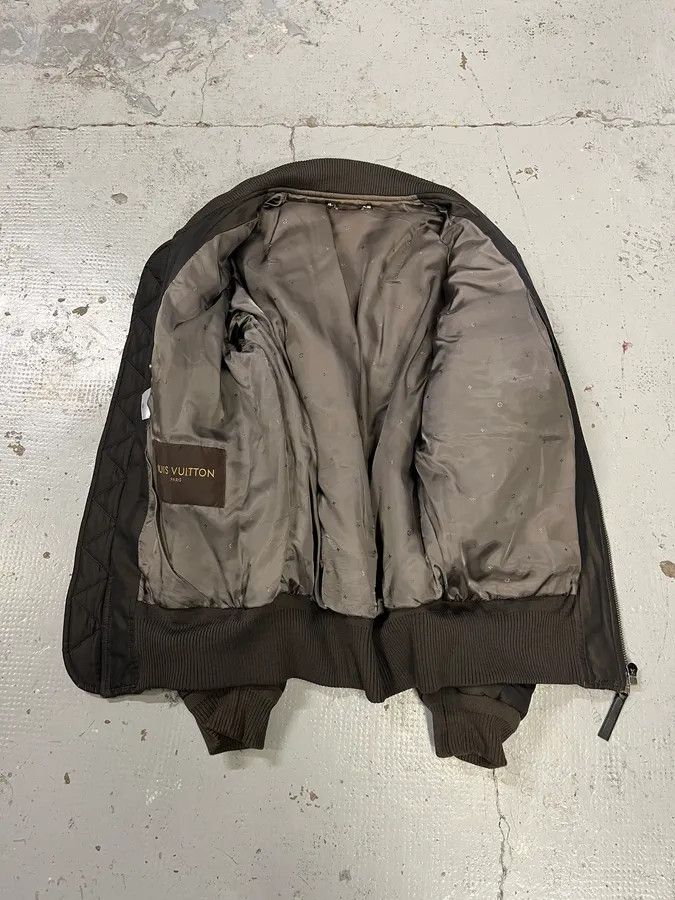 Louis Vuitton Louis Vuitton Taupe Silk Quilted Bomber Jacket by Kim Jones Size US S / EU 44-46 / 1 - 11 Thumbnail