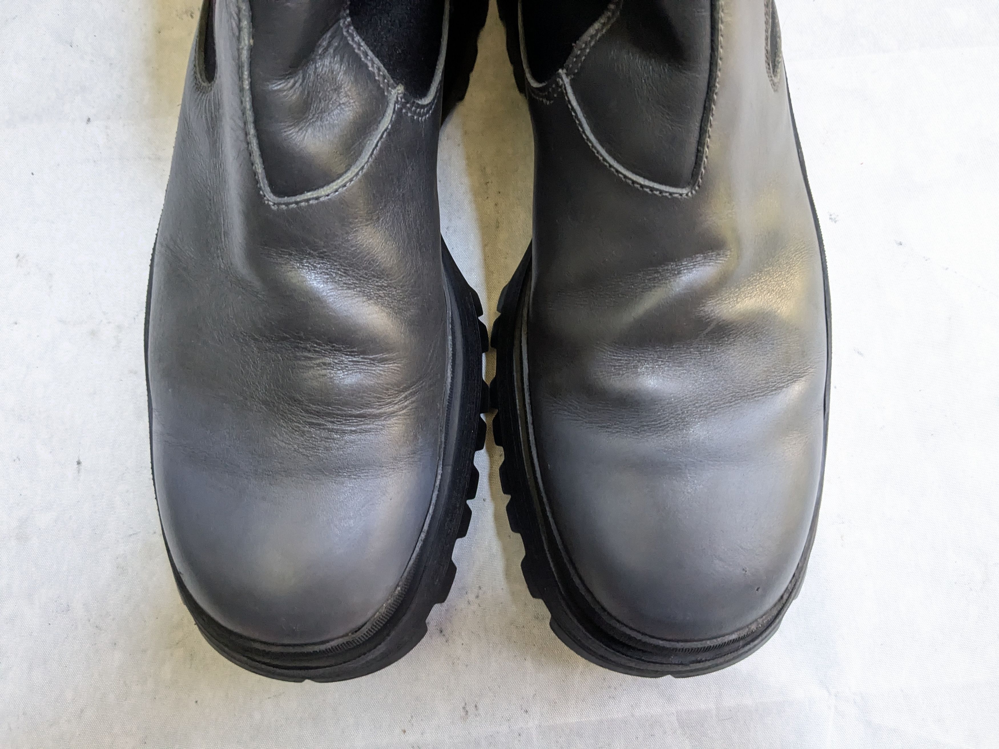 Prada Prada Chelsea Boots Gray Leather 10.5 Black Rubber Y2K Size US 10.5 / EU 43-44 - 2 Thumbnail