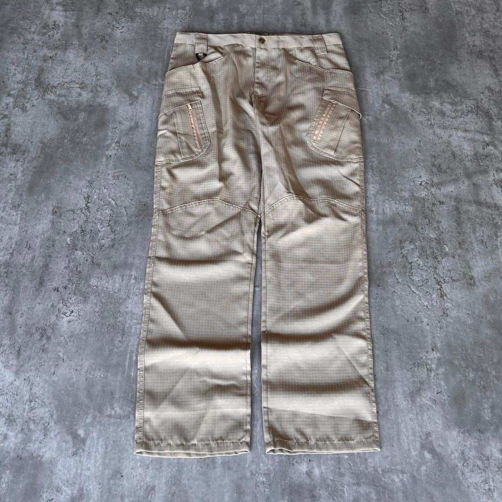 Japanese Brand × Vintage Vintage Y2K Carhartt Style Tech Skater Cargo Utility Pants Size US 36 / EU 52 - 1 Thumbnail