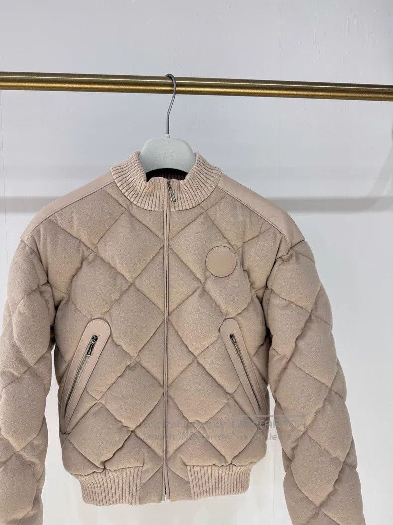Hermes Hermes Beige Cashmere and Leather Quilted Diamond Pattern Size XXS / US 00 / IT 34 - 2 Thumbnail