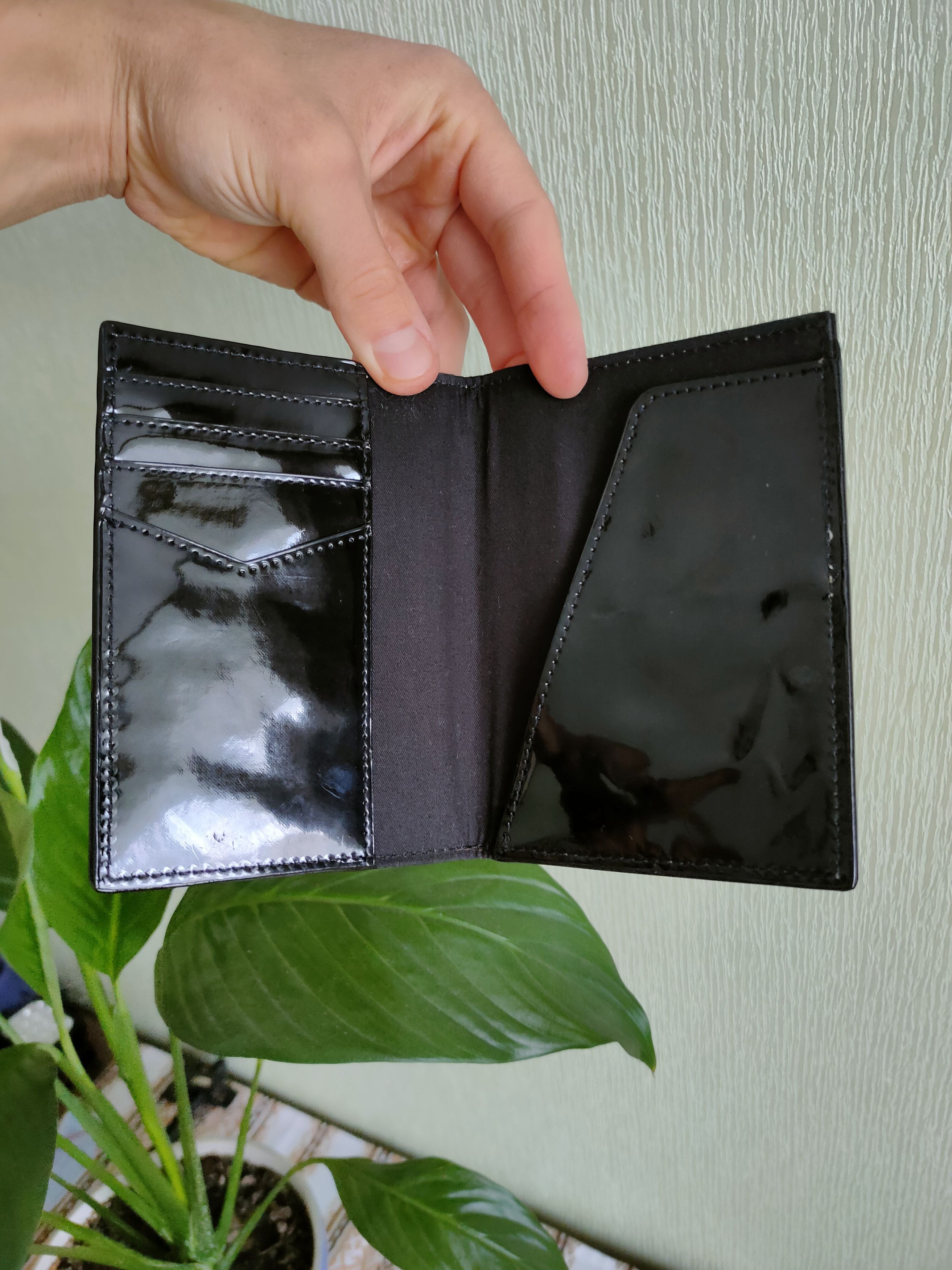 Victoria's Secret Victoria's Secrets book cover passport cardholder clutch Size ONE SIZE - 5 Thumbnail