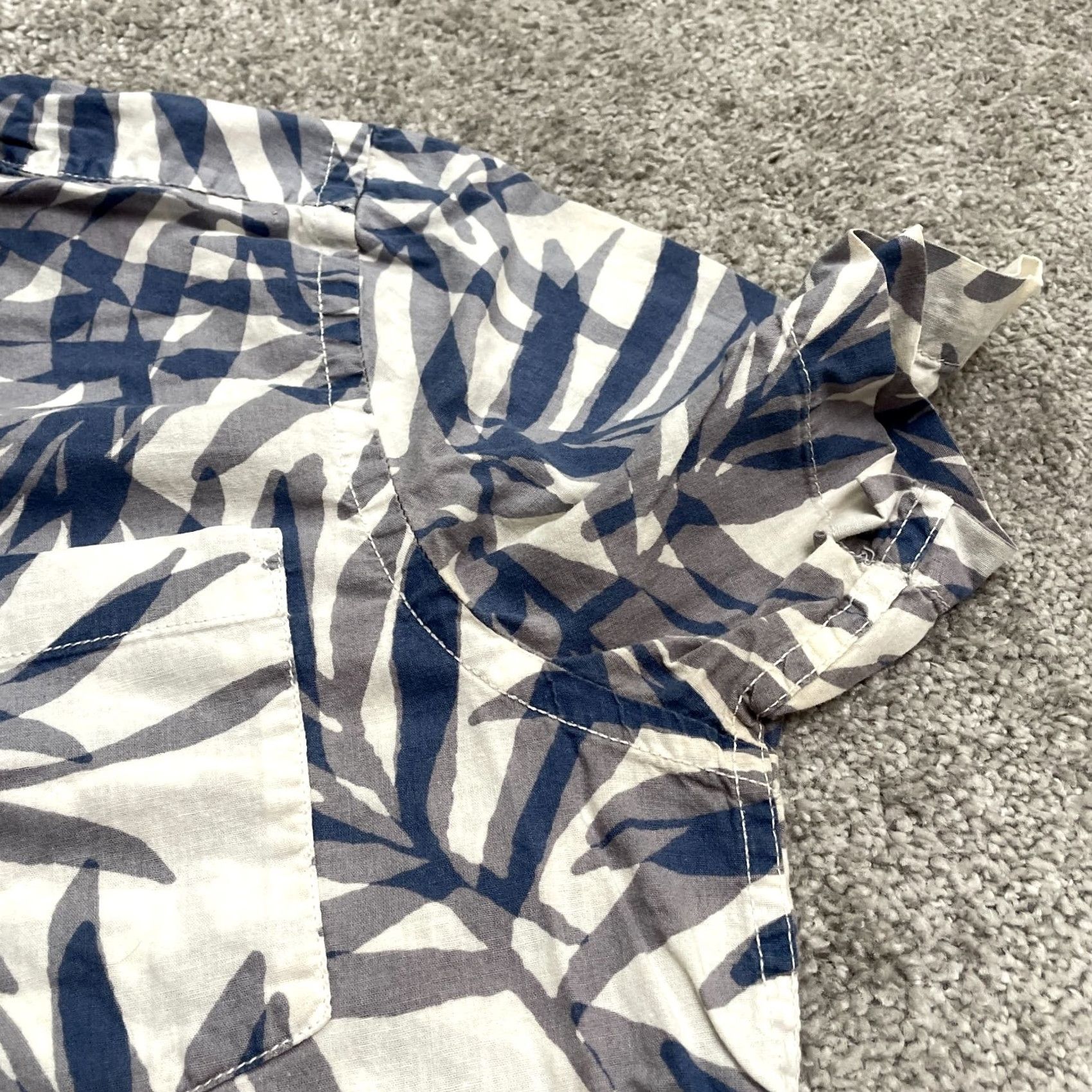Old Navy Old Navy Button-Up Shirt Mens Small Blue White Tropical Palm Leaves Beach Holidays Casual Shirt Size US S / EU 44-46 / 1 - 5 Thumbnail