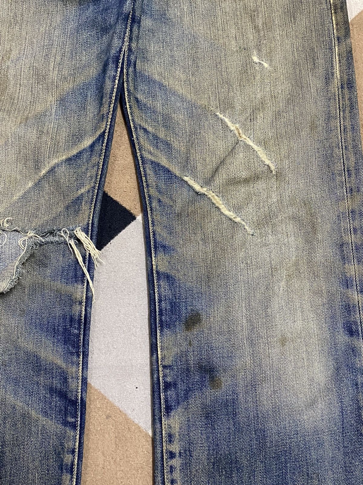 Japanese Brand Vintage Uniqlo Mud Wash Distressed Loose Jeans Size US 32 / EU 48 - 8 Thumbnail