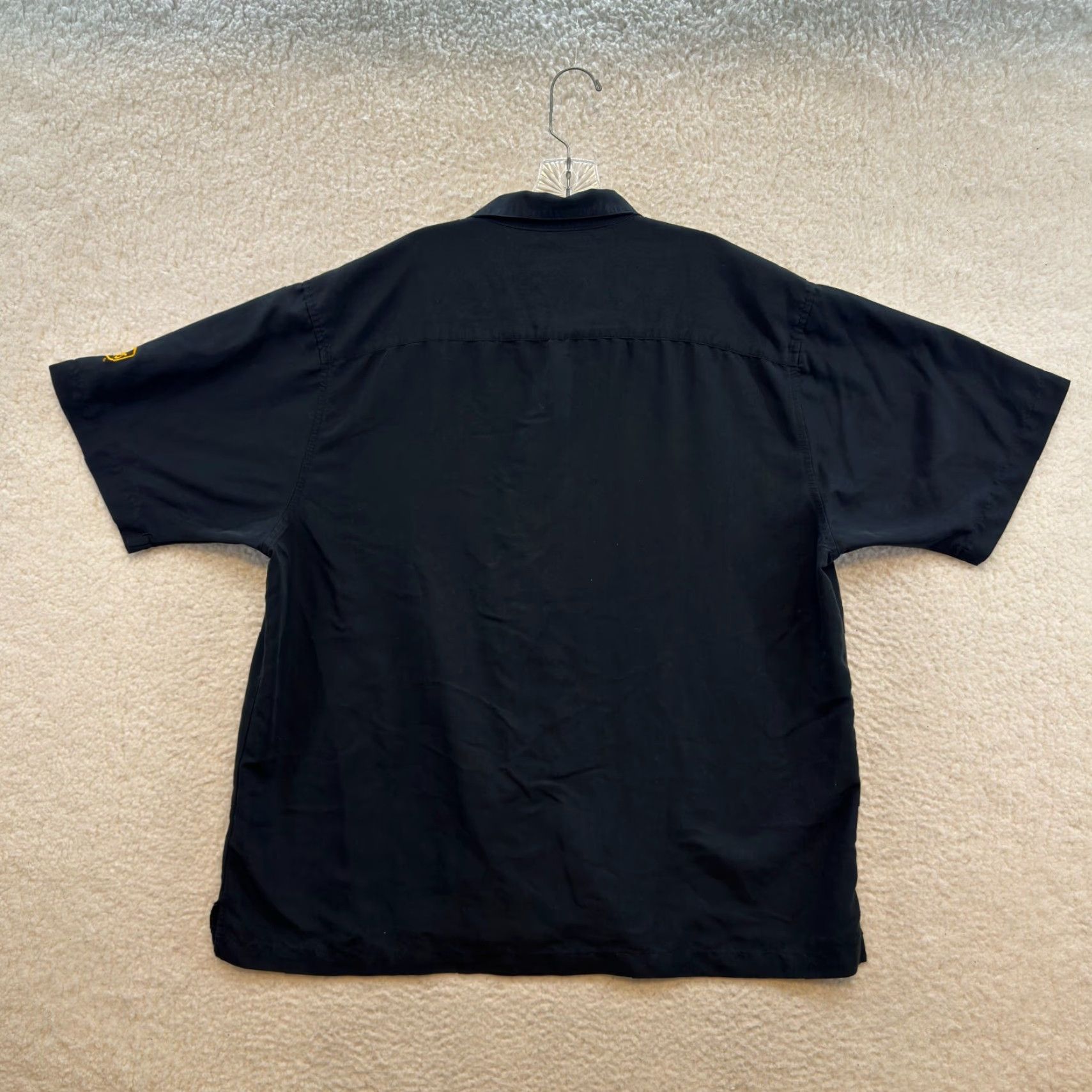 Vintage VINTAGE MunsingWear UPS Button Shirt XL Mens Black Employee Work Uniform Button-Up Short Sleeve Collared Logo Size US XL / EU 56 / 4 - 2 Thumbnail