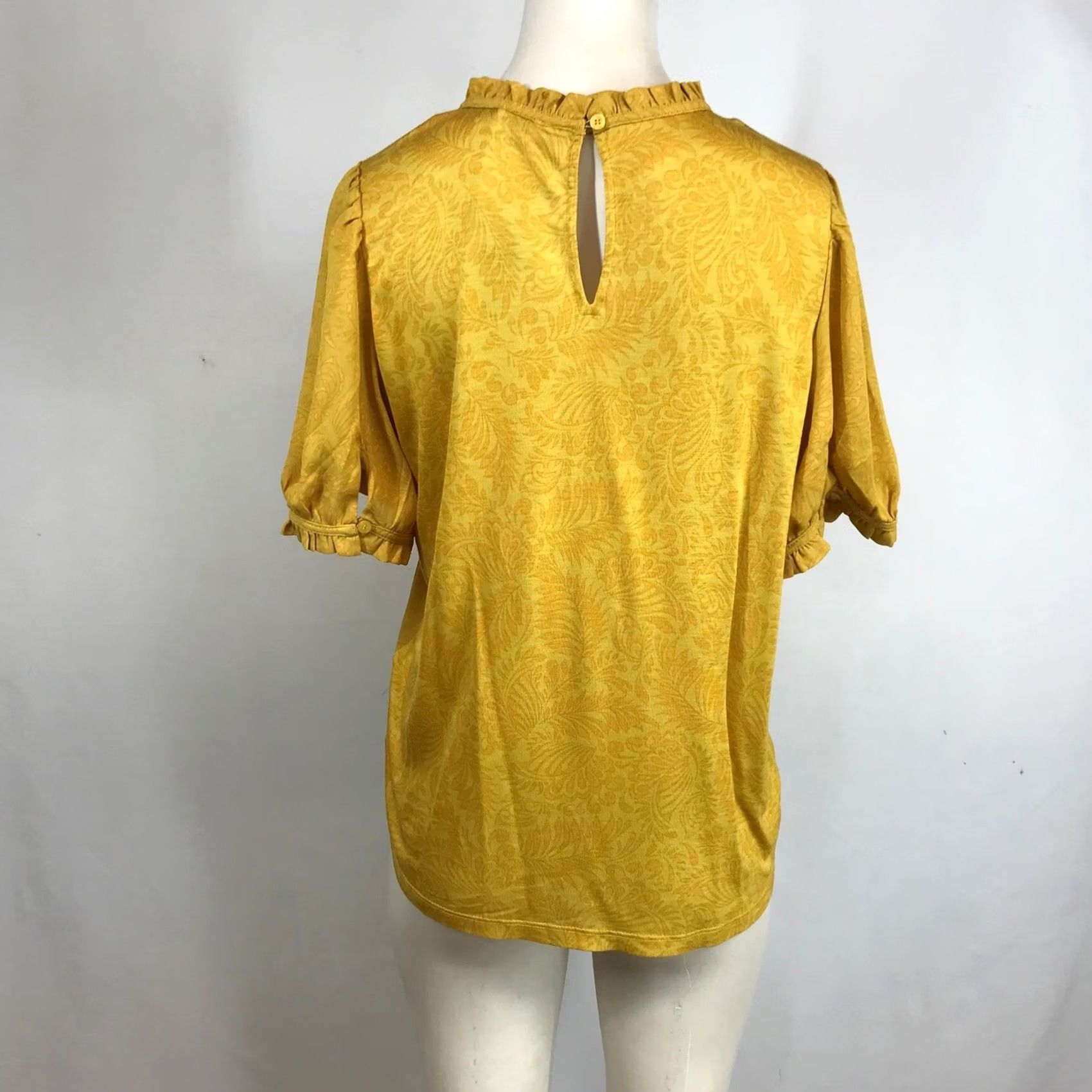 Loft VINTAGE LOFT? No, LOFT Petites Yellow Paisley Jacquard Pintuck Ruffle Neck Puff Sleeve Blouse PS Petites Women Blouse Yellow Paisley Jacquard Size S / US 4 / IT 40 - 5 Thumbnail