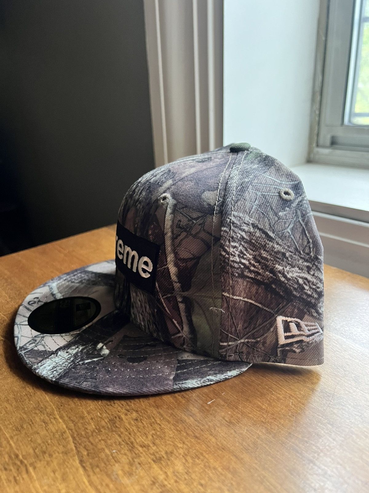 New Era × Supreme 7 3/4 Supreme FW25 Breast Cancer Awareness Box Logo Hat Camo Size ONE SIZE - 6 Thumbnail
