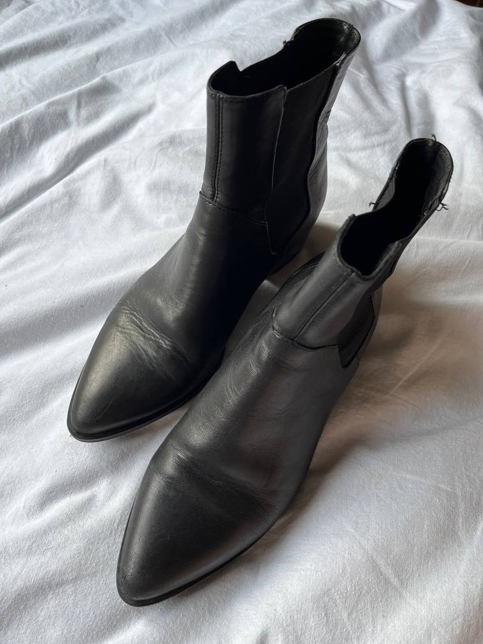 Vagabond Vagabond women's black leather chelsea boots on heels Size US 7 / IT 37 - 7 Thumbnail
