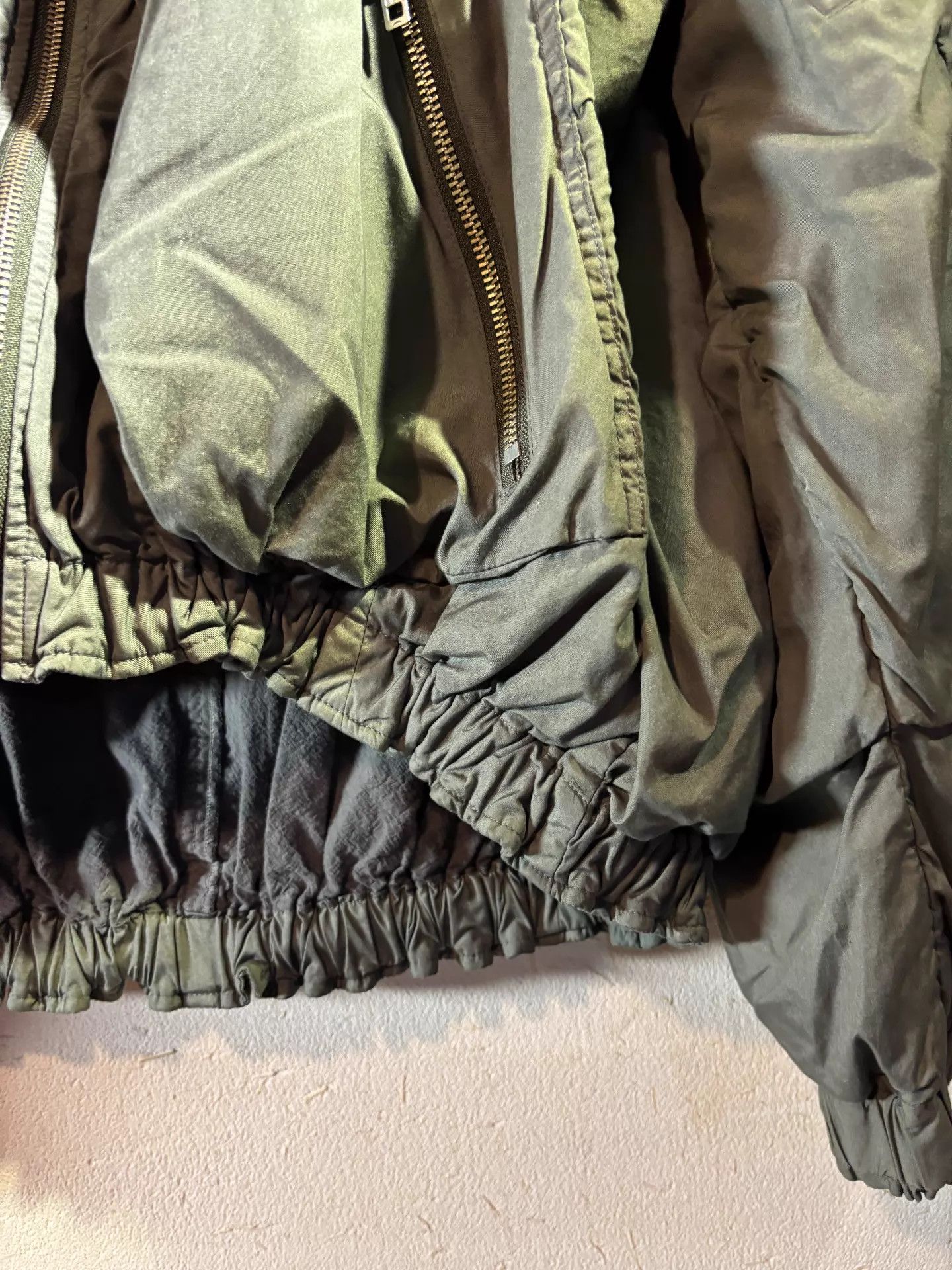 Other issuethings pleated short wide flight jkt gray-green size 2 Size US M / EU 48-50 / 2 - 5 Thumbnail