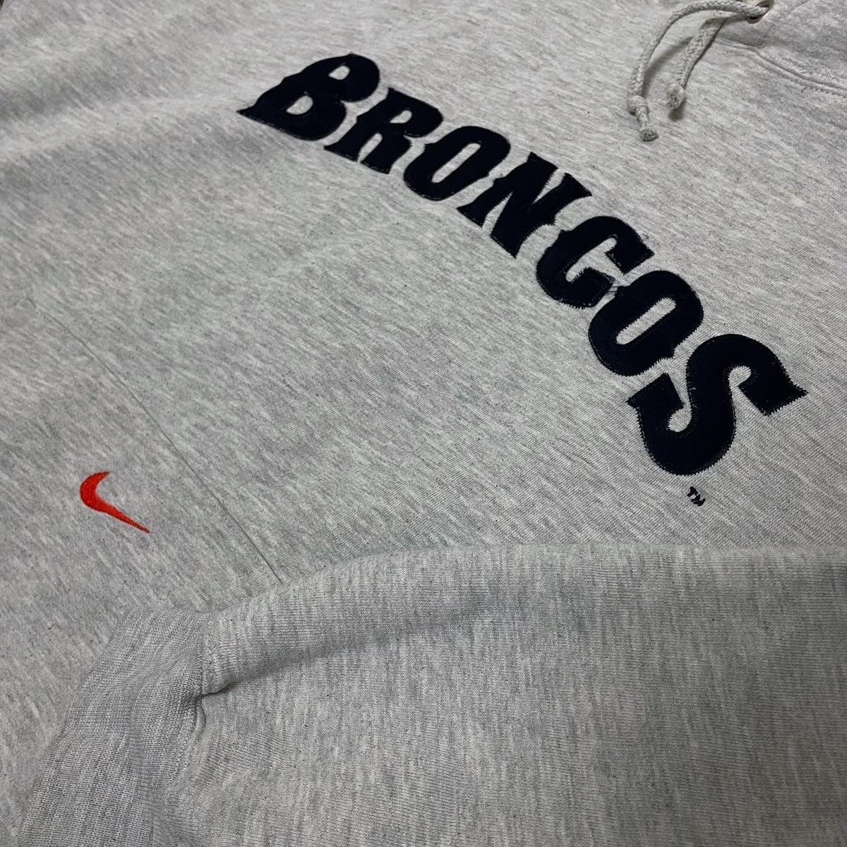 Nike Nike Hoodie Center Central Swoosh Boxy Broncos NFL 90s RARE Size US XL / EU 56 / 4 - 4 Thumbnail
