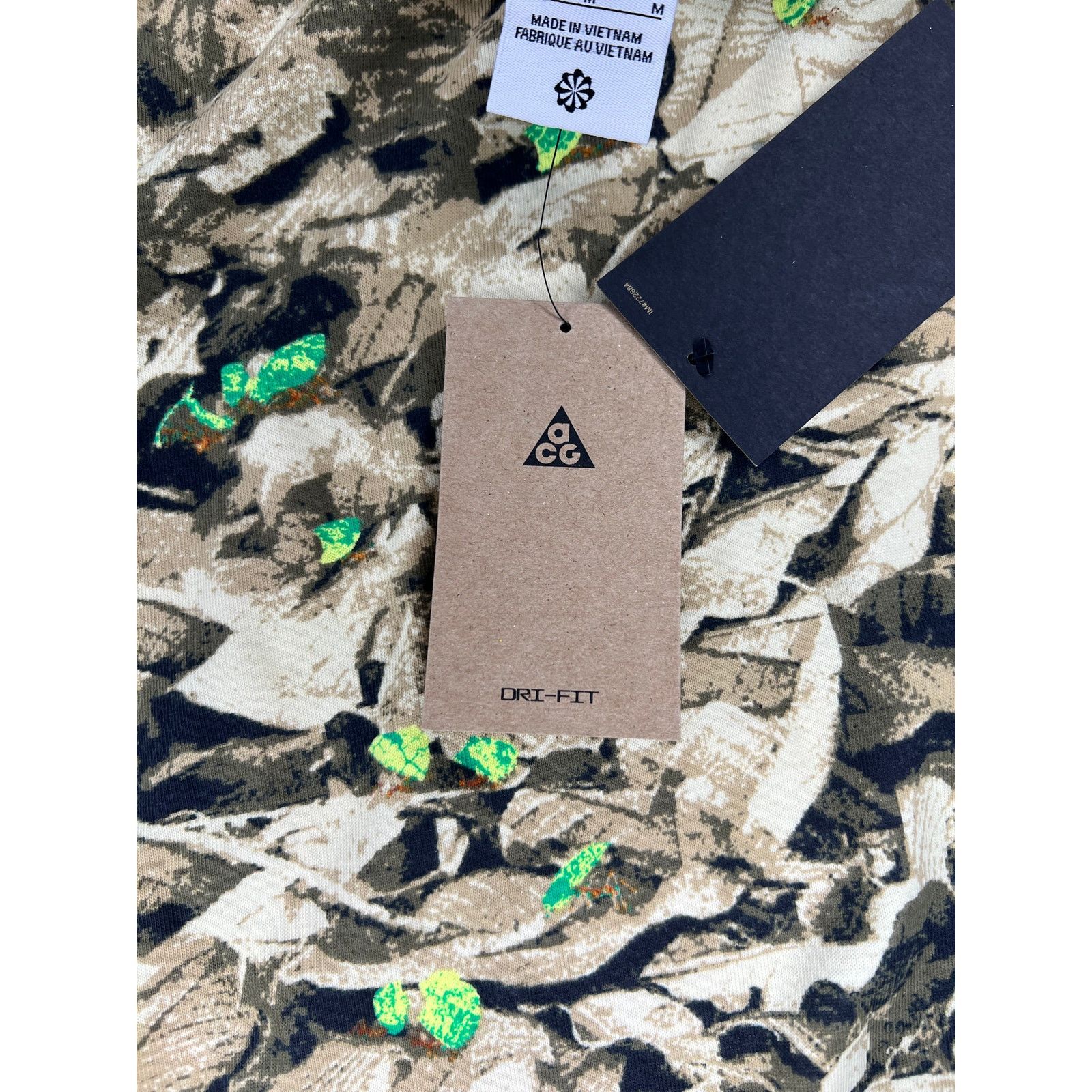 Nike Nike ACG Dri-Fit Camo Green Loose Fit Shirt Size US M / EU 48-50 / 2 - 9 Thumbnail