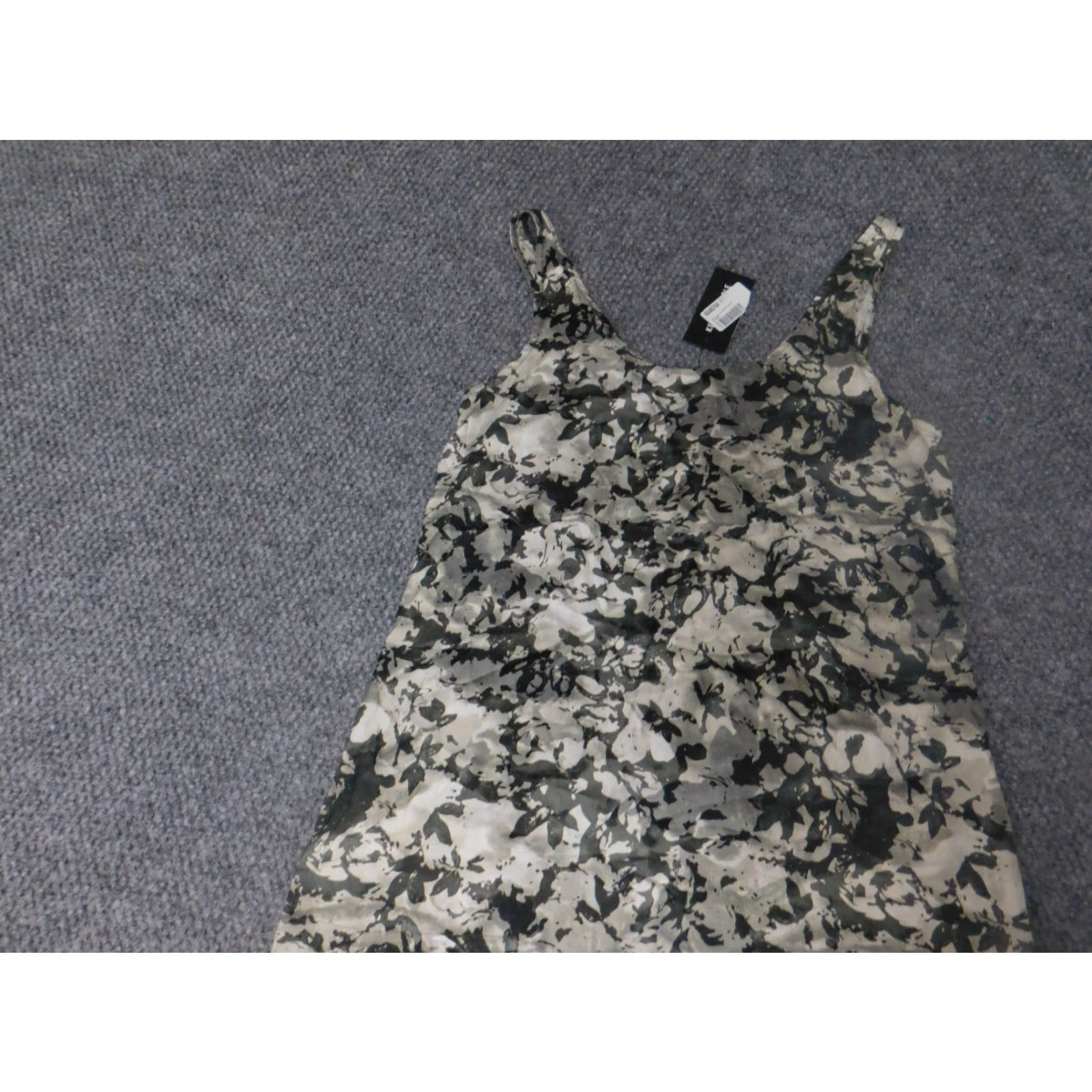Kenneth Cole Kenneth Cole Womens Blouse XS Green Floral Crew Neck Pullover Short Sleeve Casual Button Polyester Rayon Pattern Vintage No Size XS / US 0-2 / IT 36-38 - 3 Thumbnail