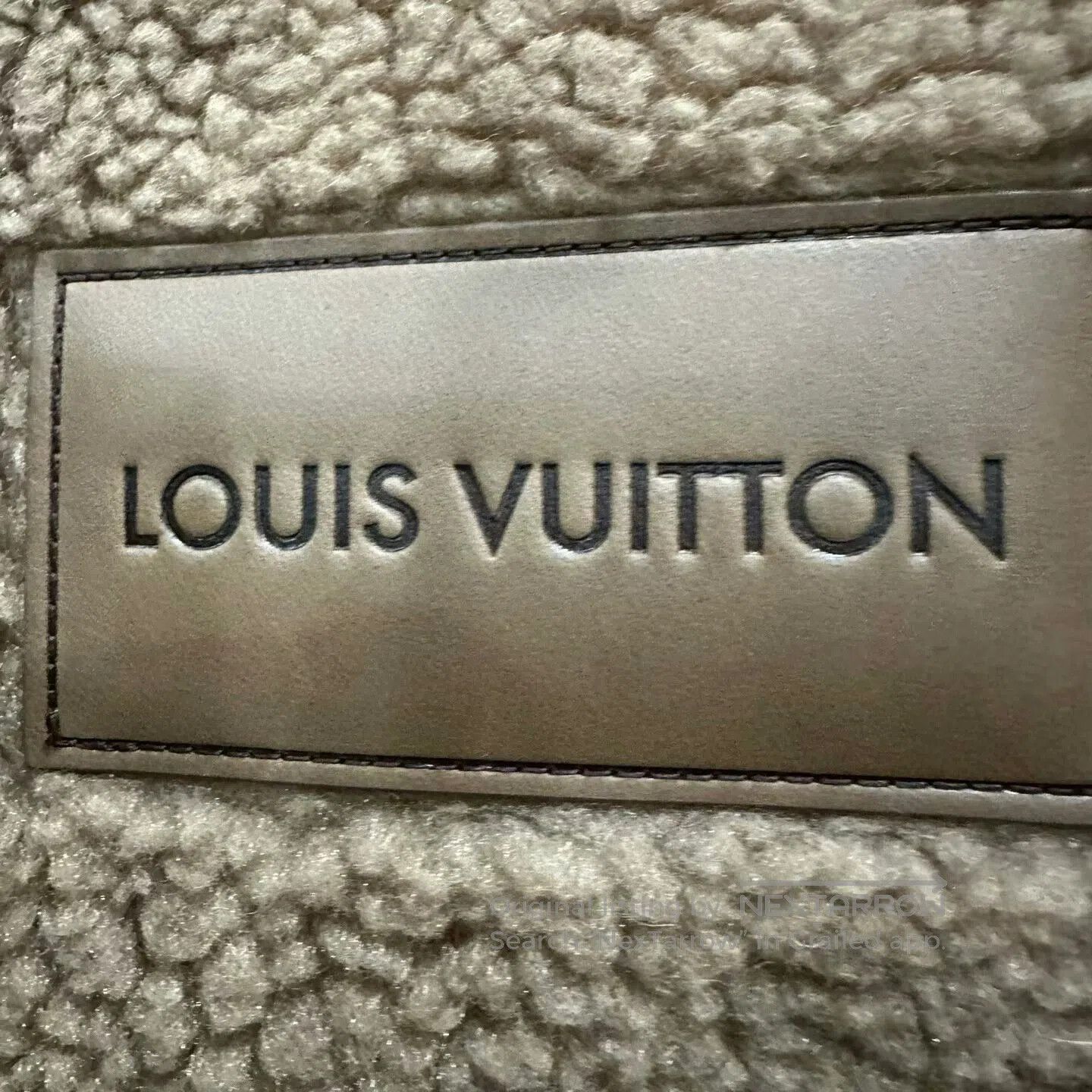 Louis Vuitton louis vuitton brown shearling outerwear size XS. Size XS / US 0-2 / IT 36-38 - 4 Thumbnail