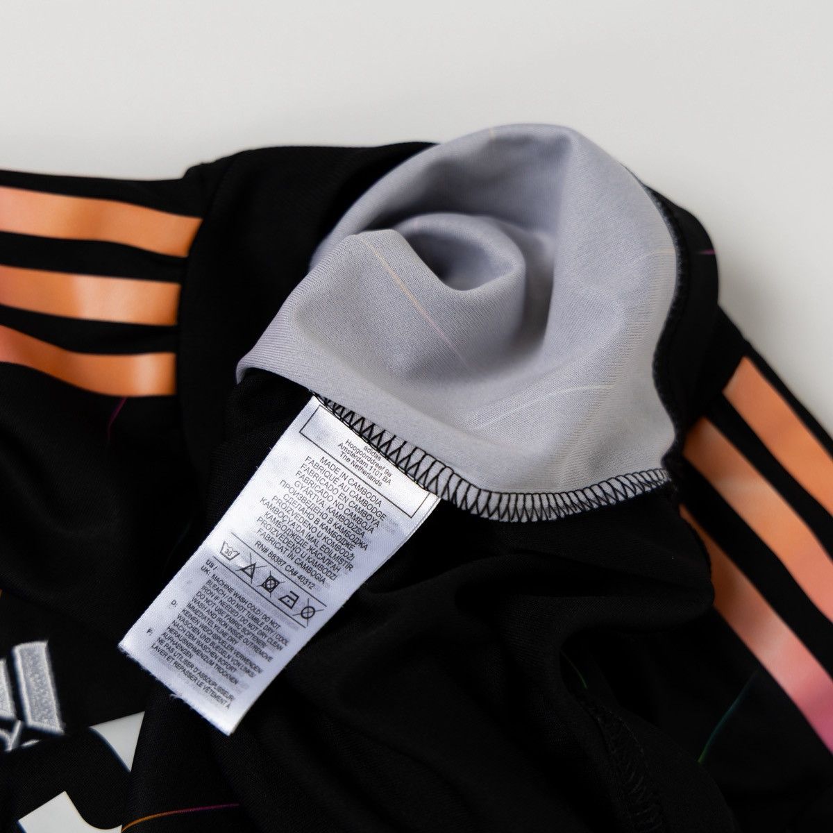Adidas Adidas Juventus Kids Boys Football Jersey 4XE Soccer Shirt Size US XXS / EU 40 - 5 Thumbnail
