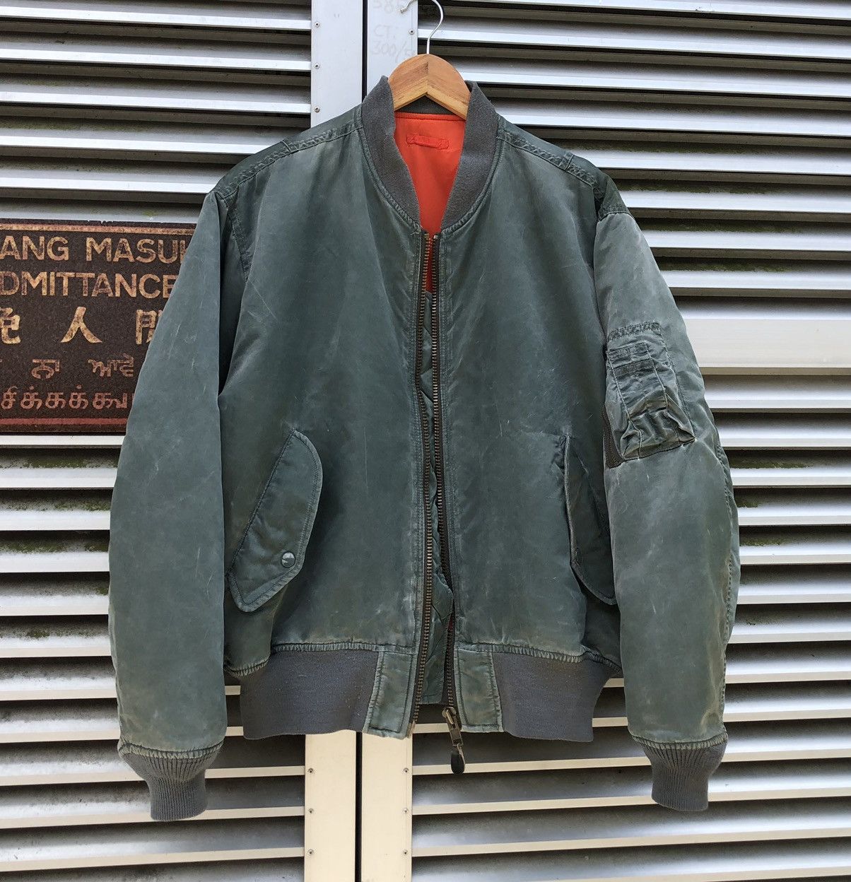 Vintage Vintage Sun Faded Ma-1 Bomber Jacket By Uniqlo Size US XL / EU 56 / 4 - 5 Thumbnail