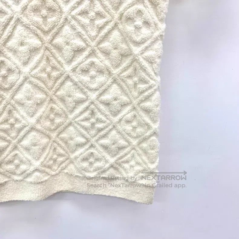Louis Vuitton Louis Vuitton 24 beige logo embossed full-print cotton cre Size S / US 4 / IT 40 - 4 Thumbnail