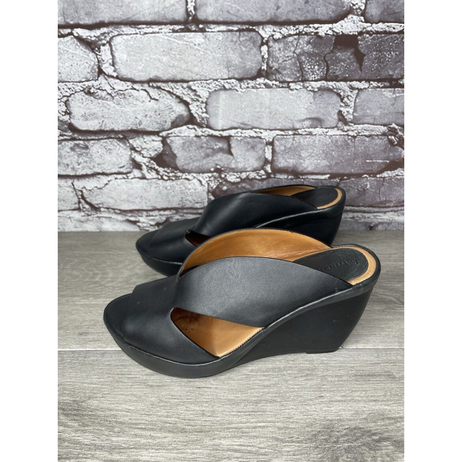 Other L'Amour Des Pieds Black Leather Strappy Wedge Open Toe Sanda Size US 7 / IT 37 - 6 Thumbnail