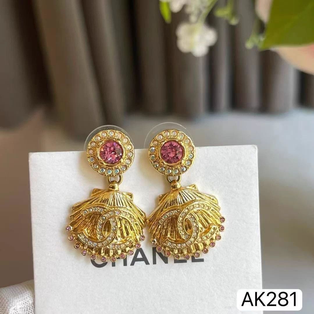 Chanel Chanel 23C Gold Shell Earrings Mint Auth AK281 Size ONE SIZE - 4 Thumbnail