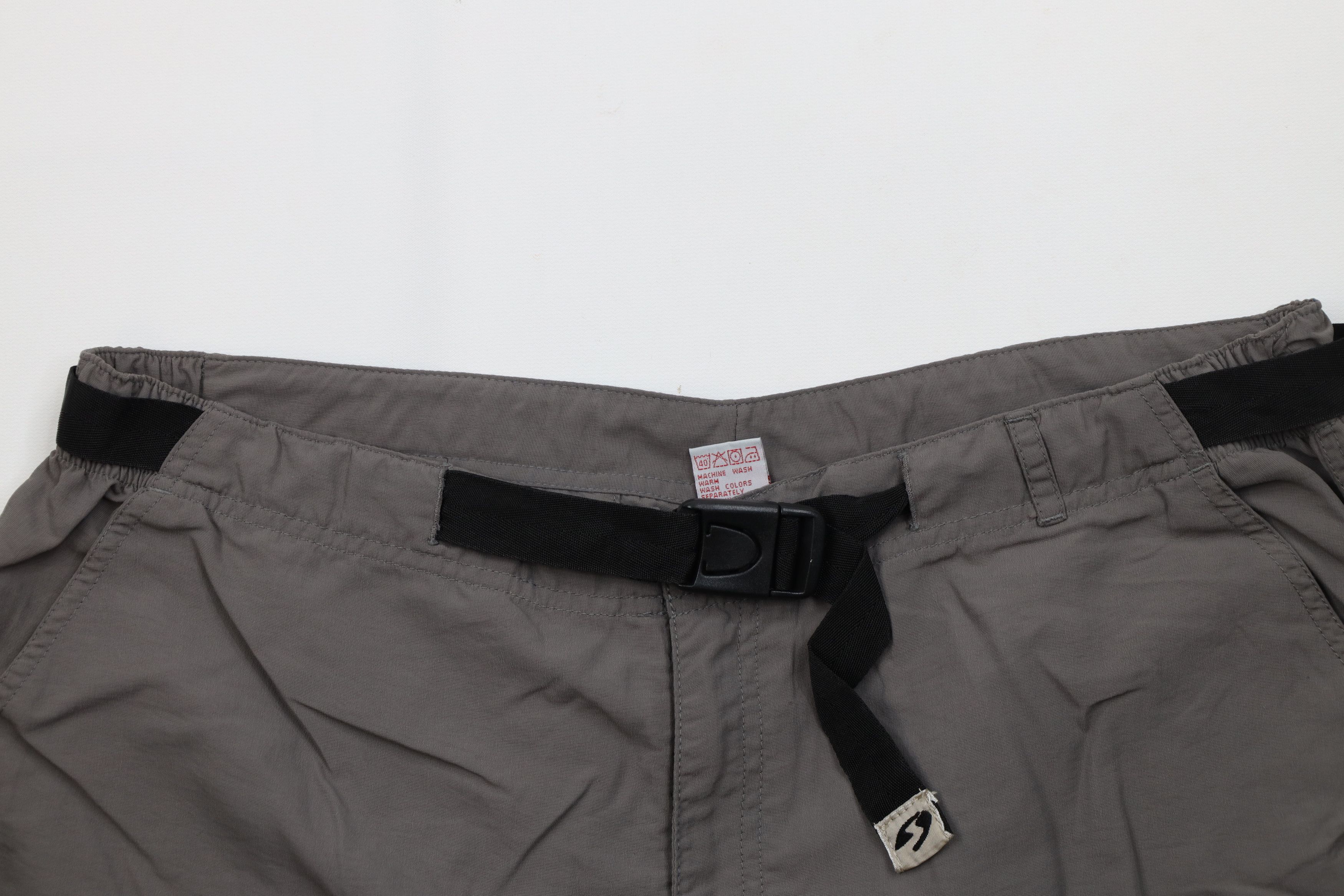 Vintage Vintage 90s Streetwear Above Knee Trekking Cargo Shorts Size US 34 / EU 50 - 2 Thumbnail