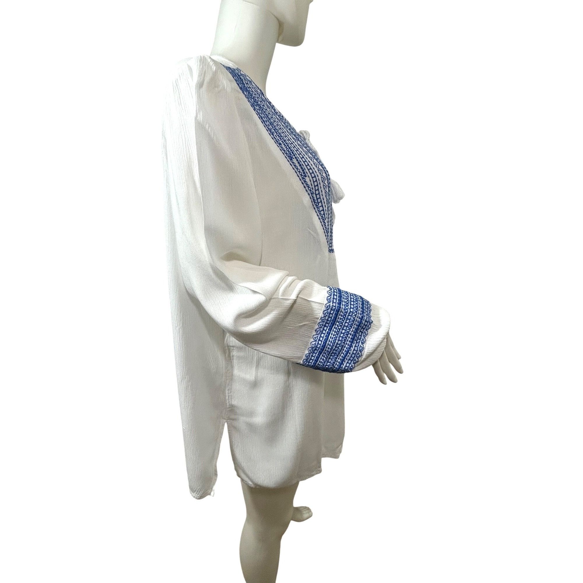 Other Susan Graver Tunic Top L White Blue Embroidered Boho Cottage Size L / US 10 / IT 46 - 2 Thumbnail